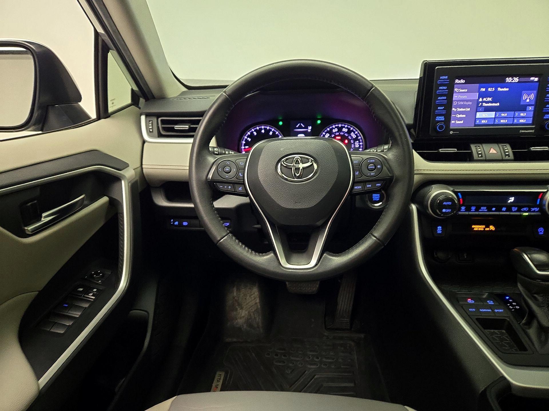 Thumbnail: 2020 Toyota RAV4 - 10