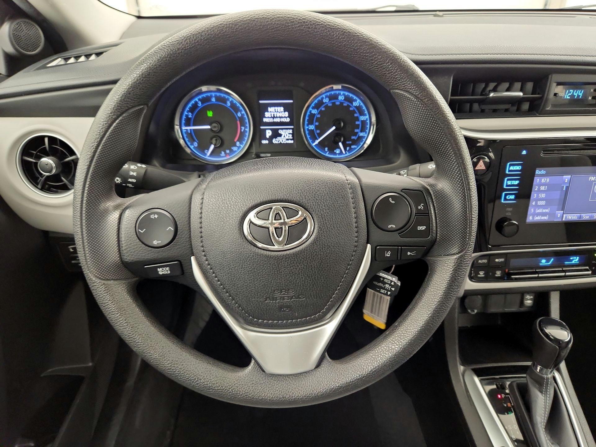 Thumbnail: 2017 Toyota Corolla - 10