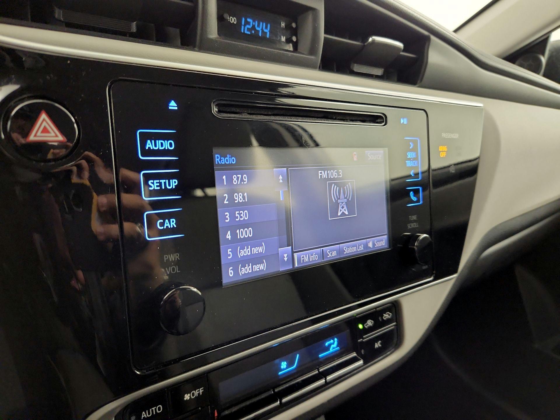Thumbnail: 2017 Toyota Corolla - 15