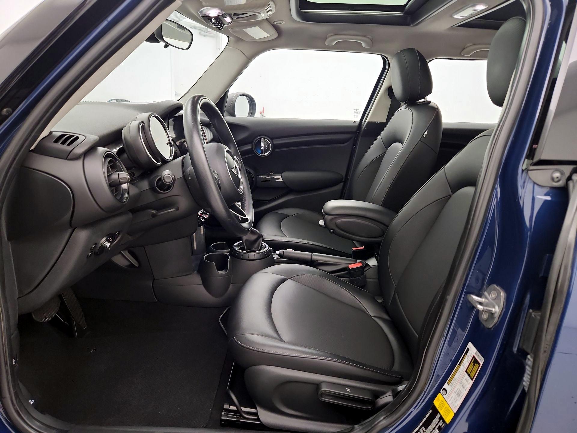 Thumbnail: 2015 MINI Cooper Hardtop - 11