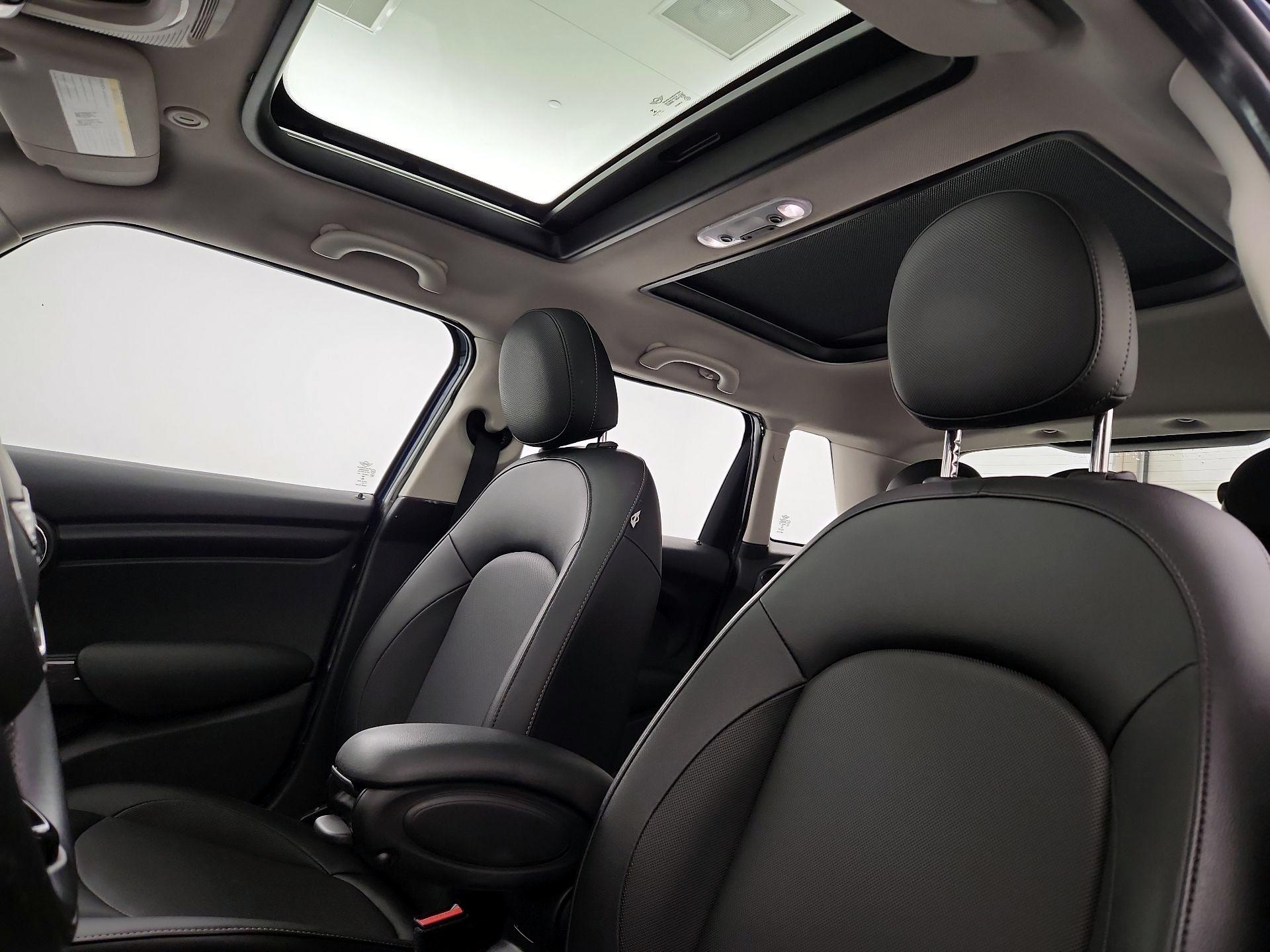 Thumbnail: 2015 MINI Cooper Hardtop - 18