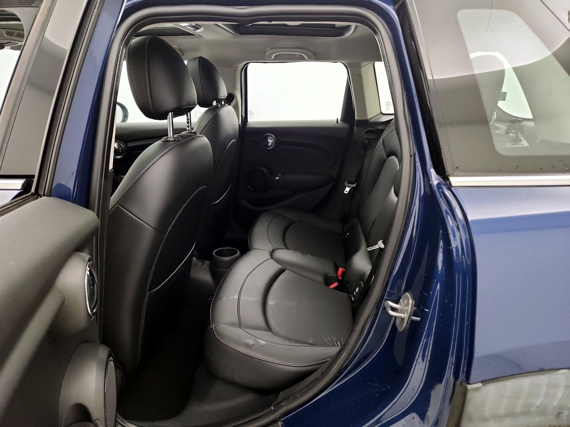 Thumbnail: 2015 MINI Cooper Hardtop - 19