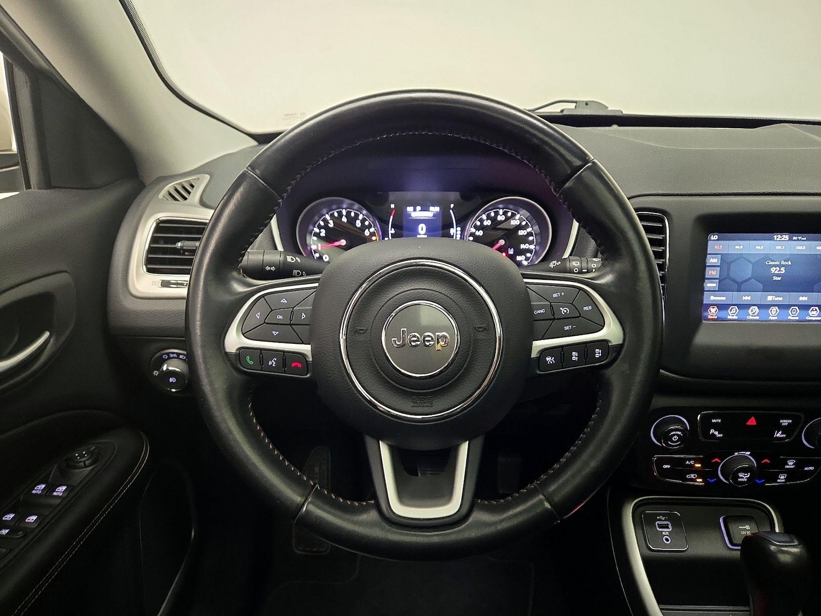 2020 Jeep Compass Sun & Safety - Photo 11