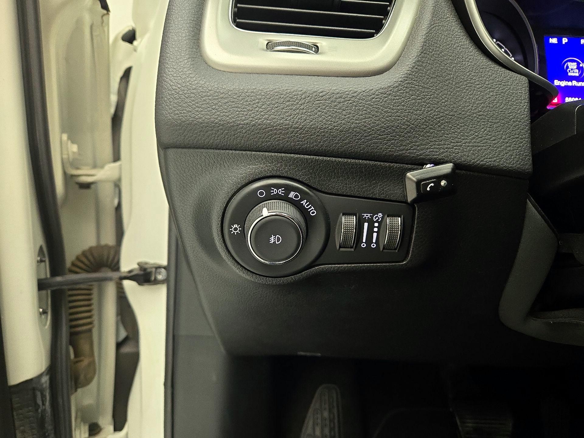 Thumbnail: 2020 Jeep Compass - 13