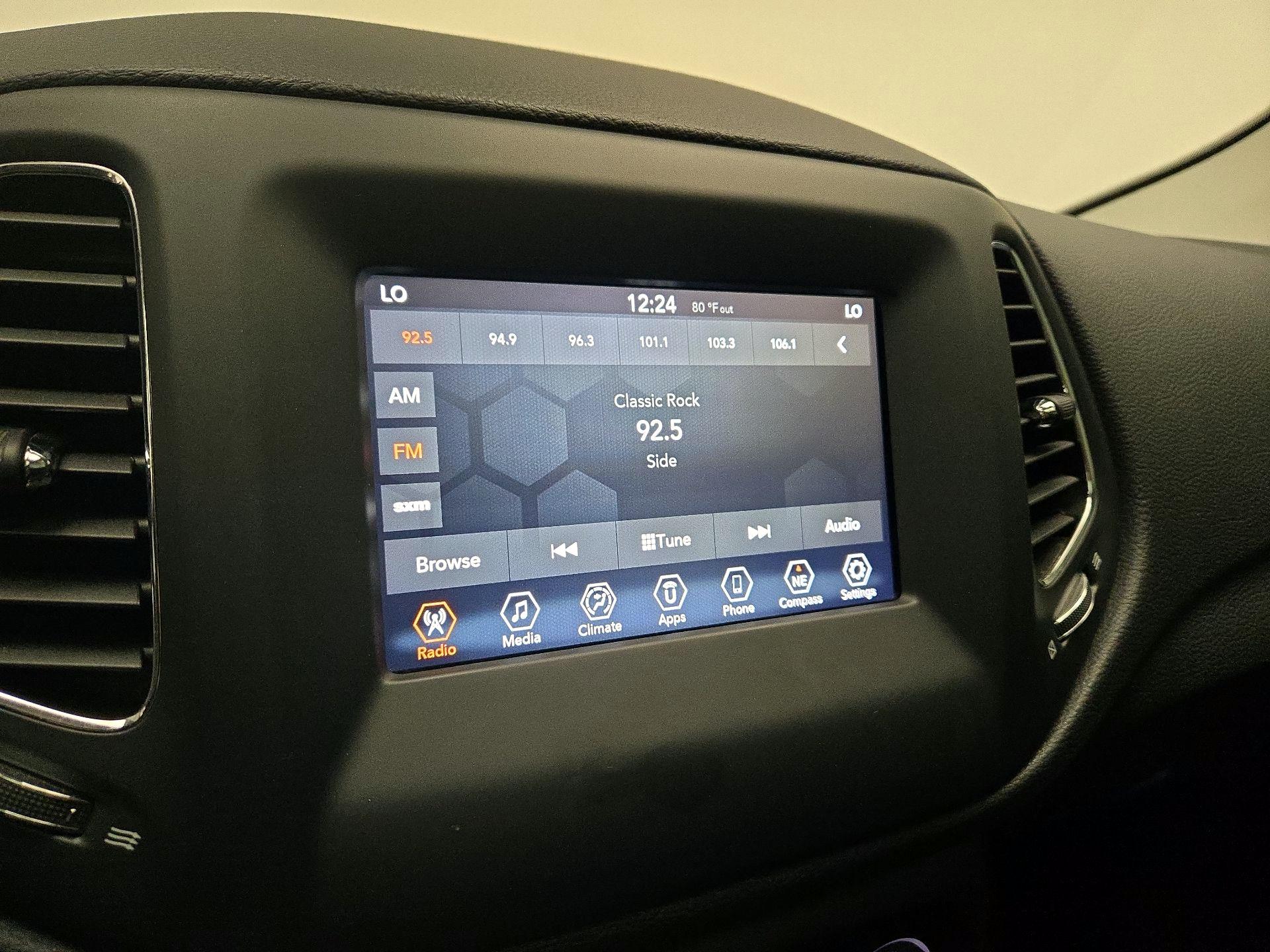 Thumbnail: 2020 Jeep Compass - 15