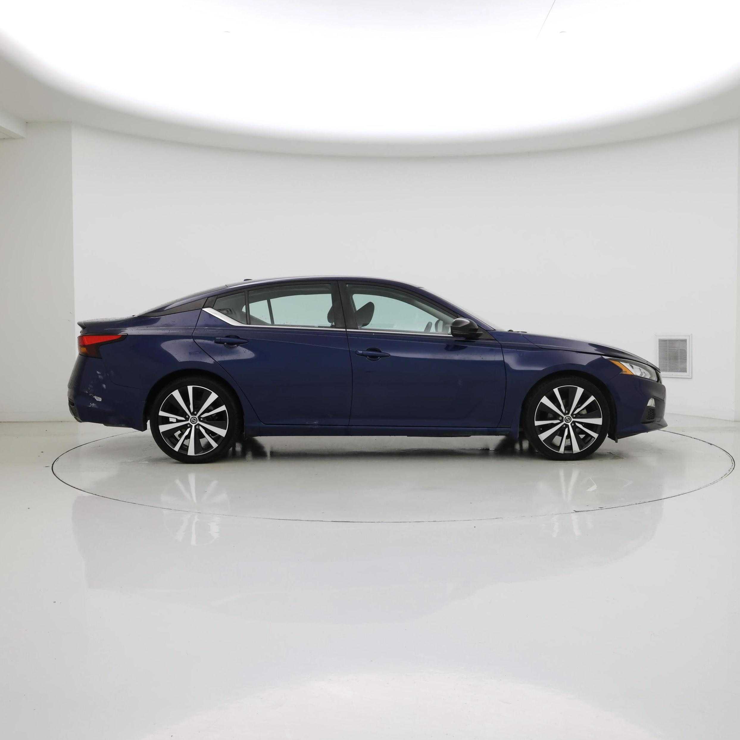 Thumbnail: 2021 Nissan Altima - 7