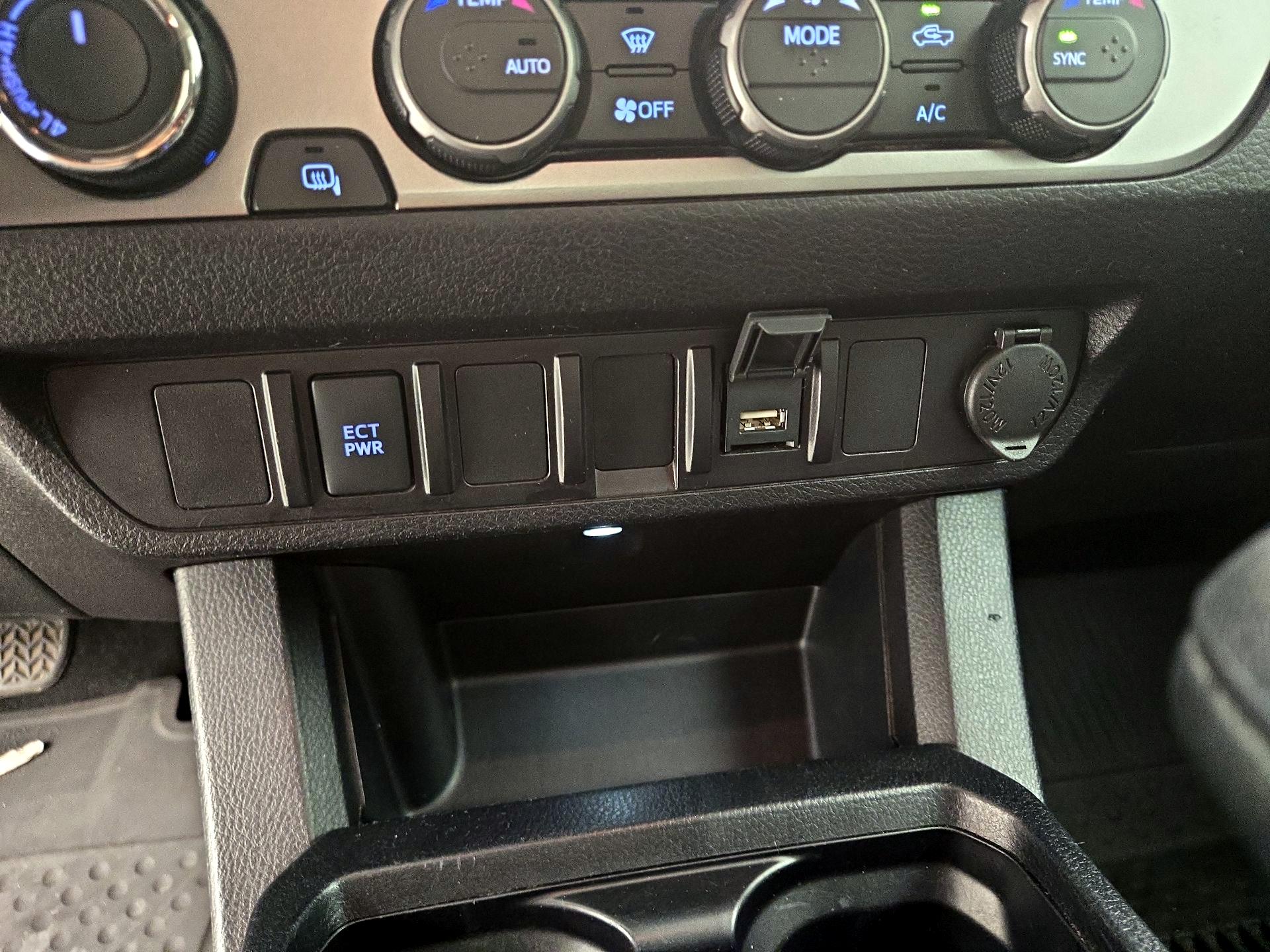 Thumbnail: 2021 Toyota Tacoma - 18