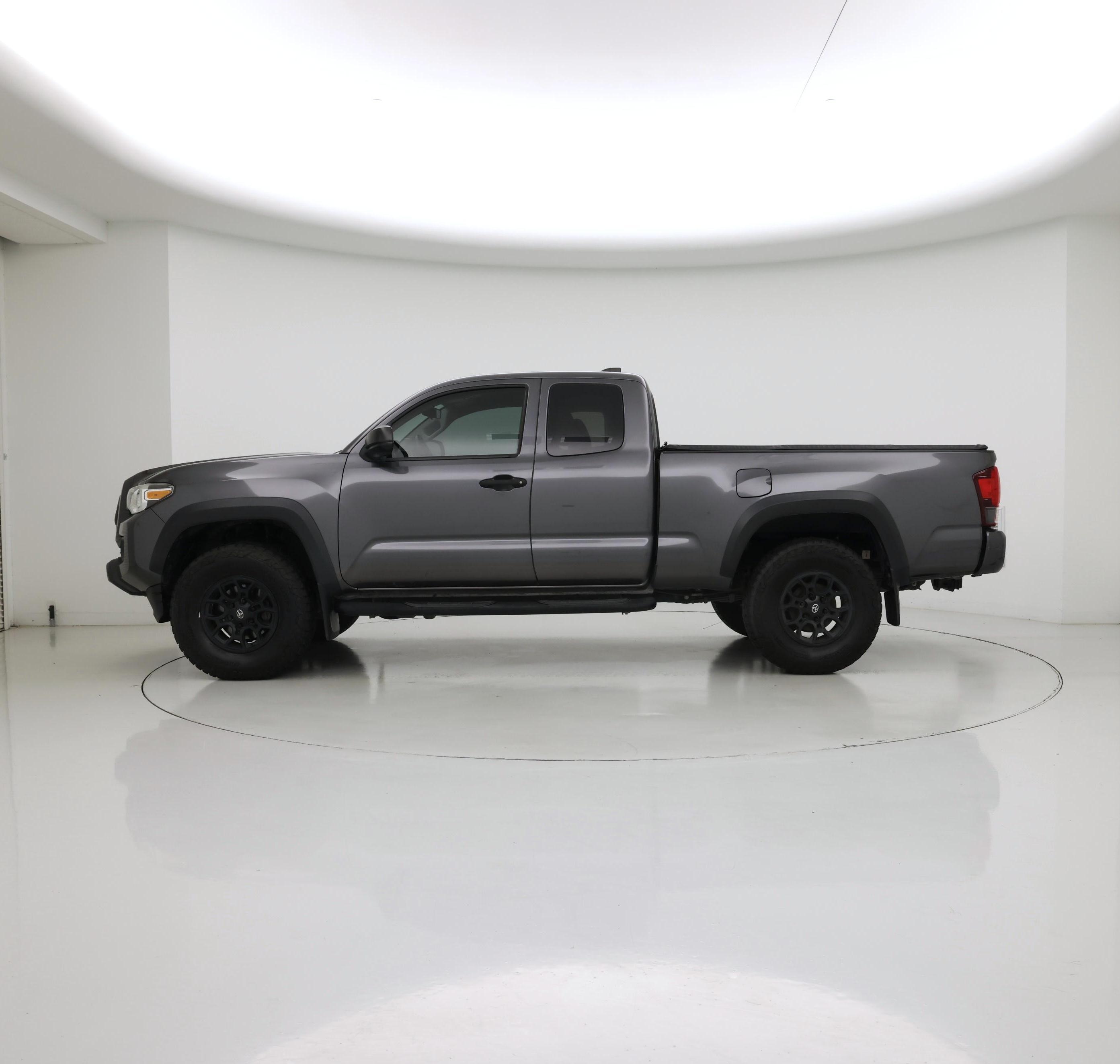 Thumbnail: 2021 Toyota Tacoma - 3