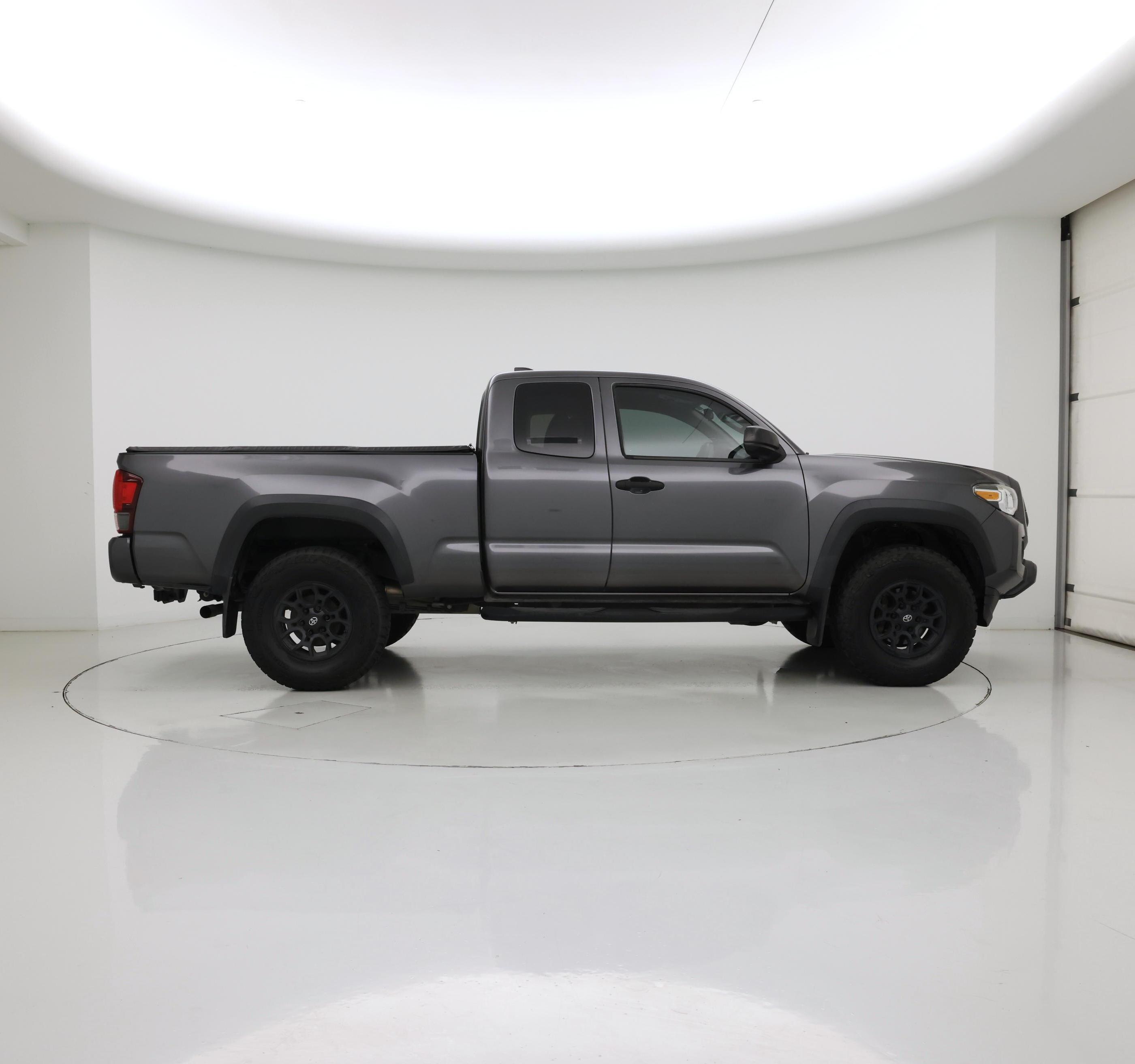 Thumbnail: 2021 Toyota Tacoma - 7