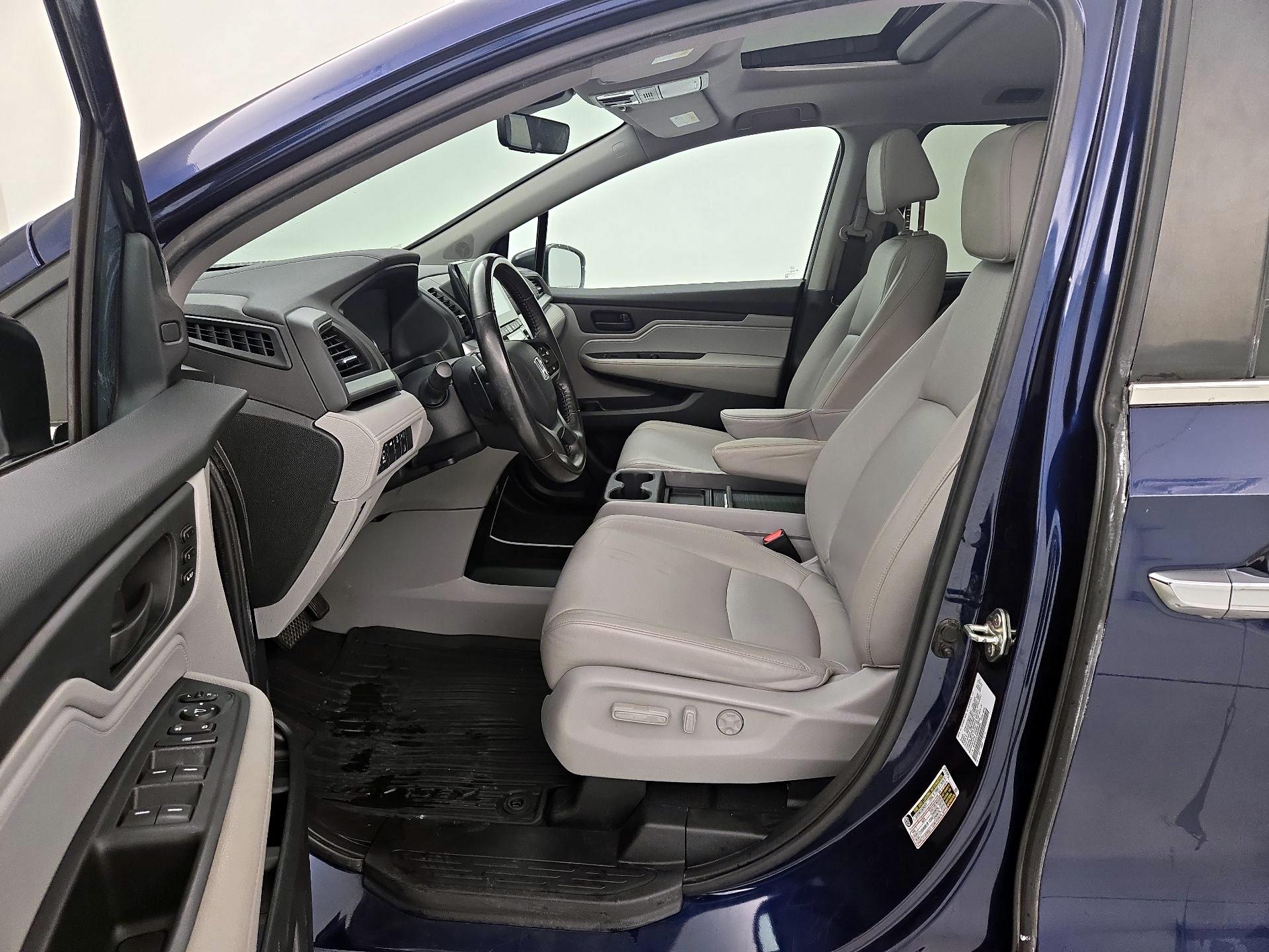 Thumbnail: 2019 Honda Odyssey - 11