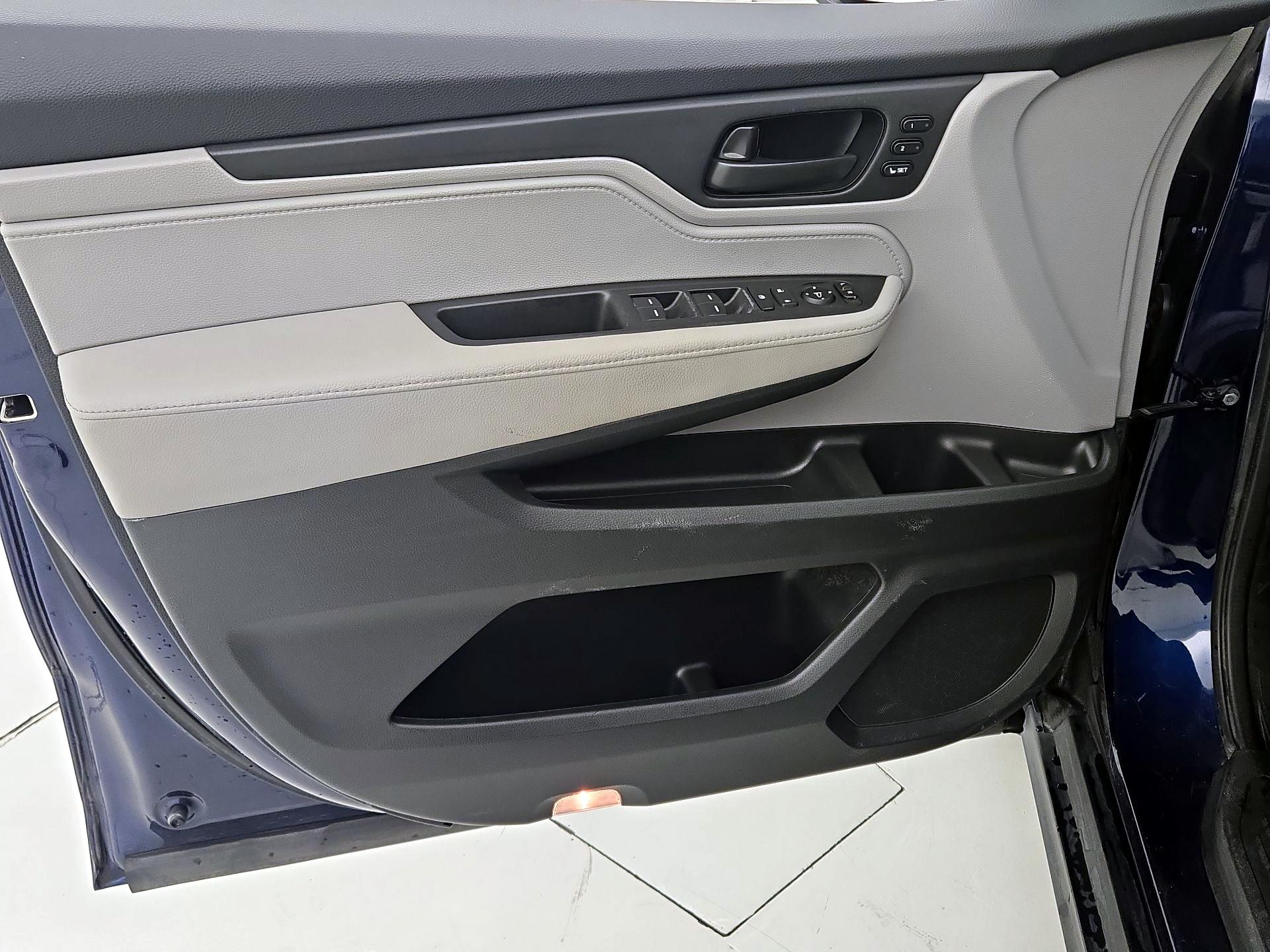 Thumbnail: 2019 Honda Odyssey - 12