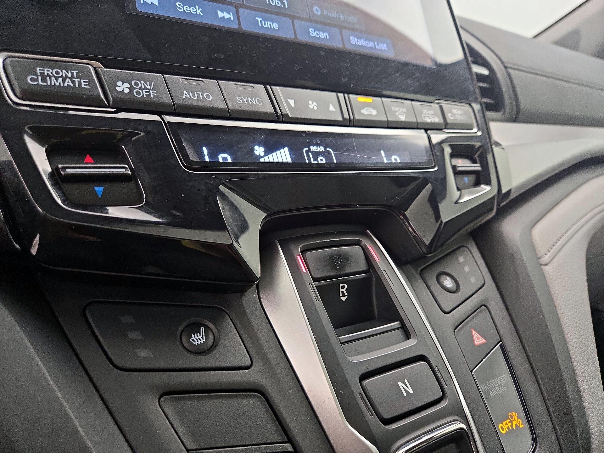 Thumbnail: 2019 Honda Odyssey - 16