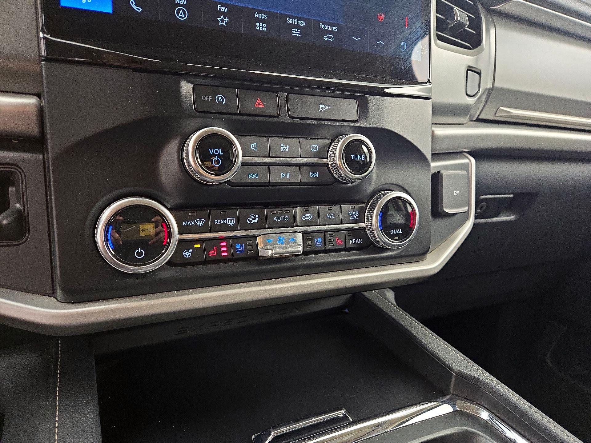 Thumbnail: 2024 Ford Expedition - 17