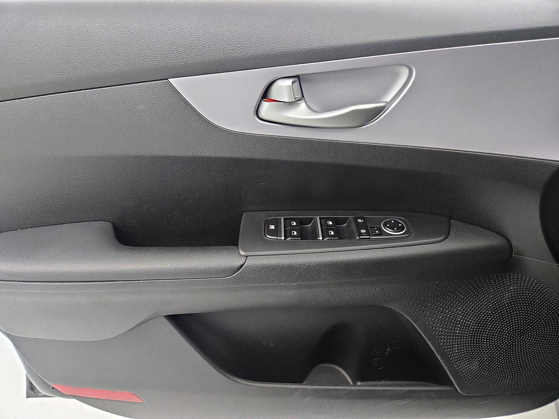 Thumbnail: 2024 Kia Forte - 12