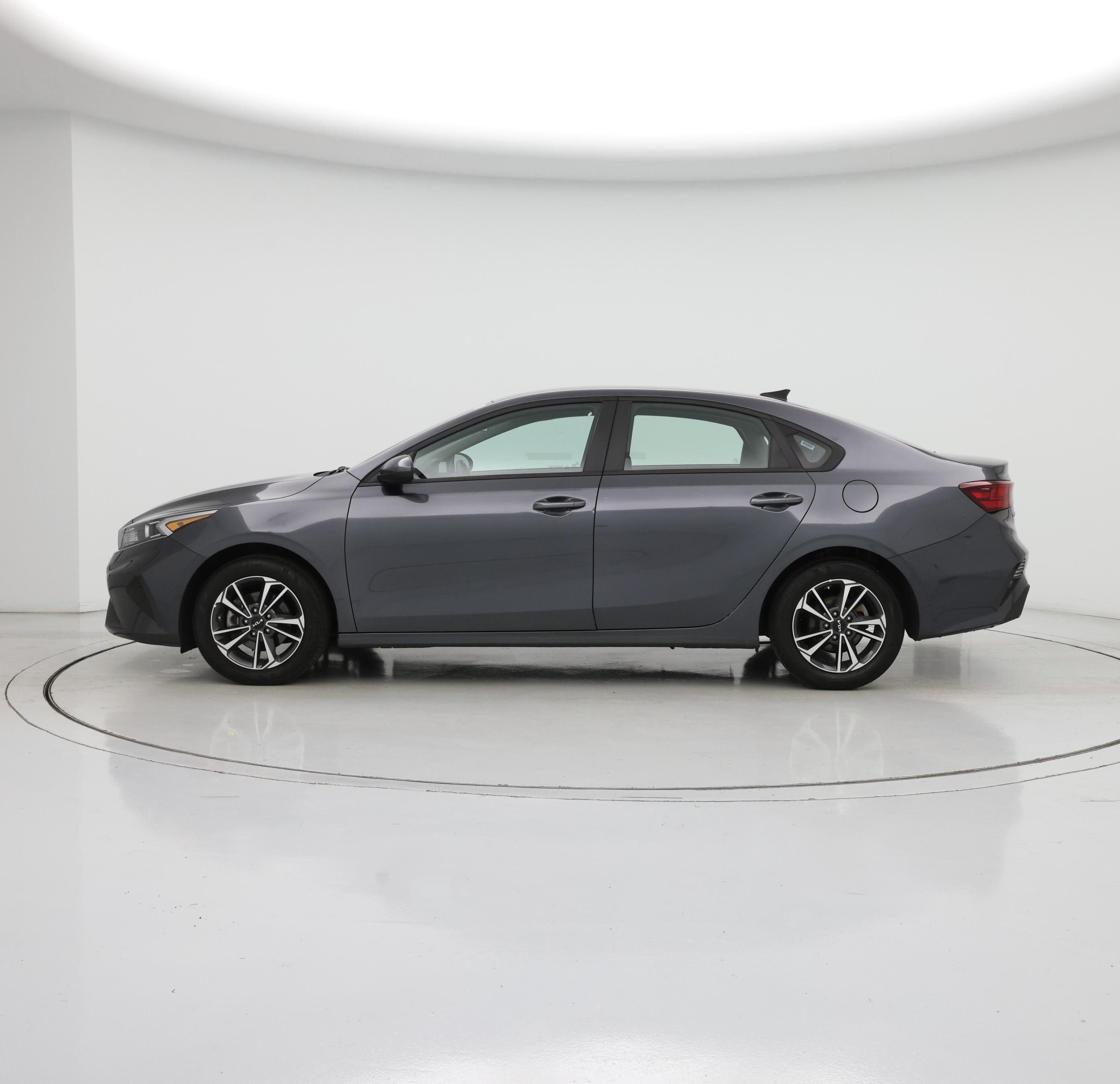 Thumbnail: 2024 Kia Forte - 3