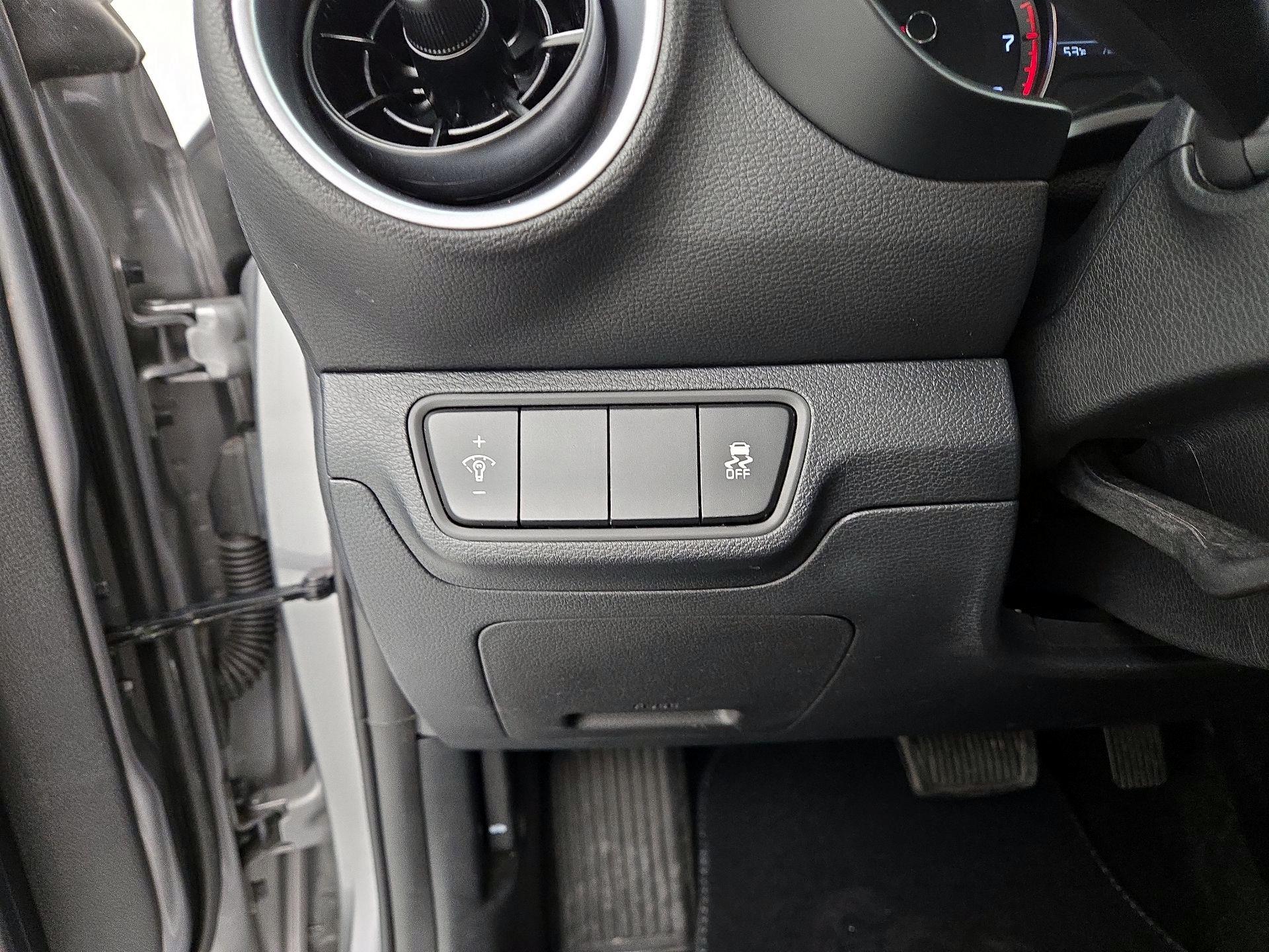 Thumbnail: 2024 Kia Forte - 13