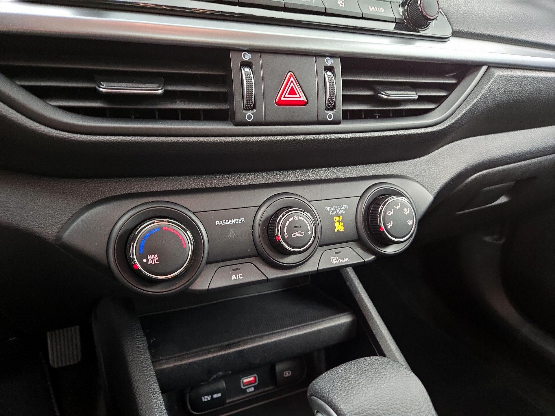 Thumbnail: 2024 Kia Forte - 16