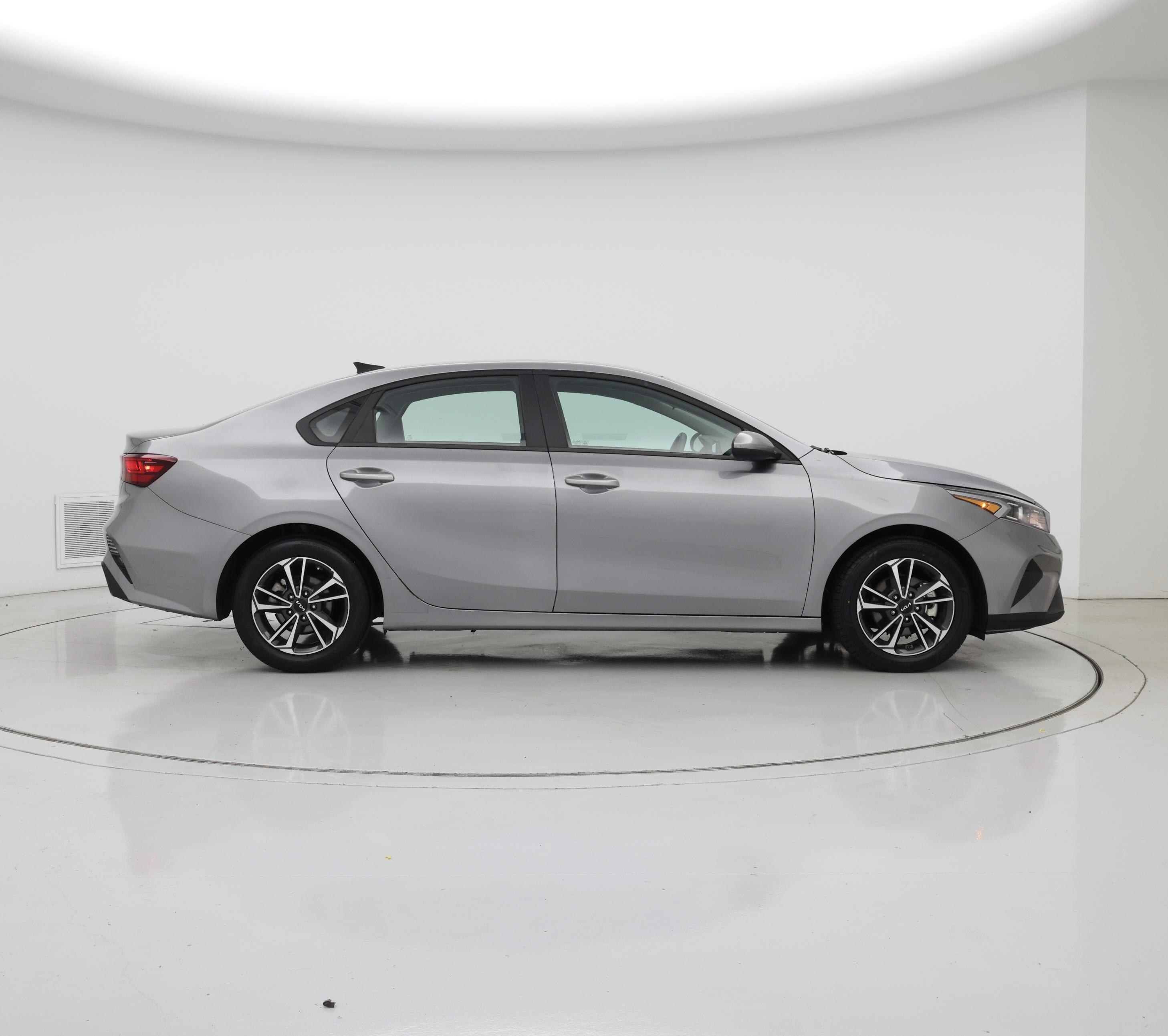 Thumbnail: 2024 Kia Forte - 7