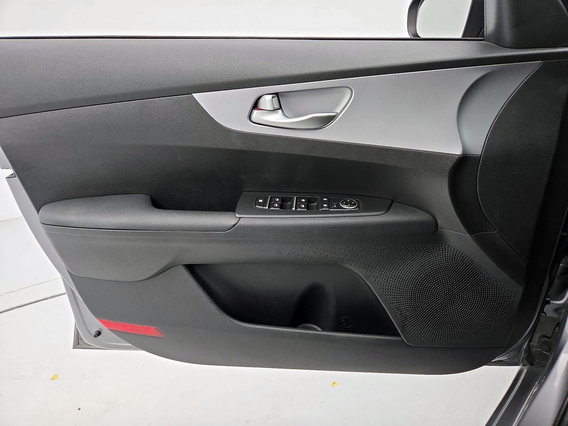 Thumbnail: 2024 Kia Forte - 12