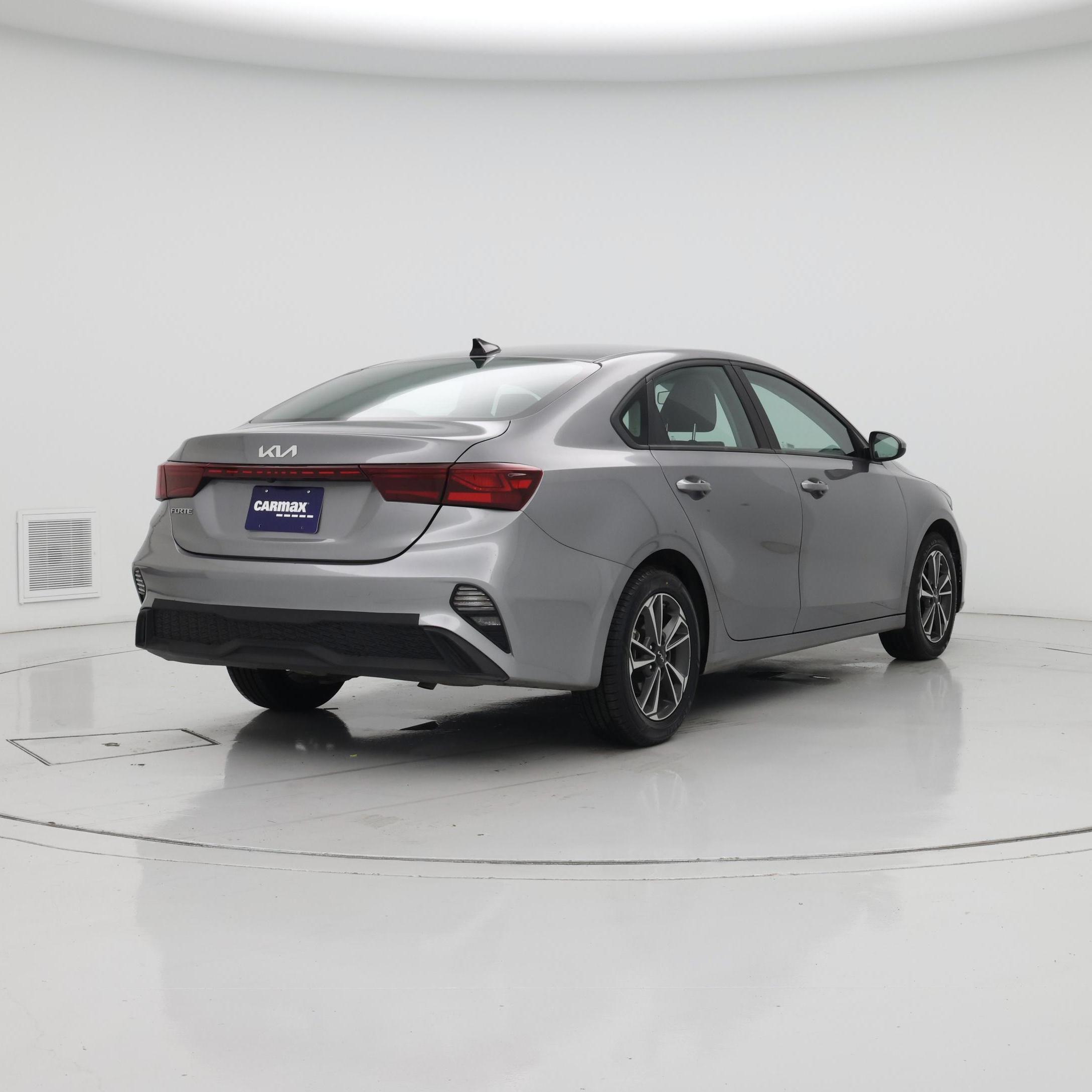 Thumbnail: 2024 Kia Forte - 8