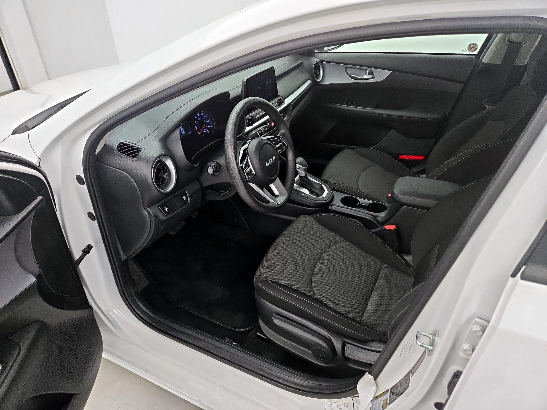 Thumbnail: 2024 Kia Forte - 11