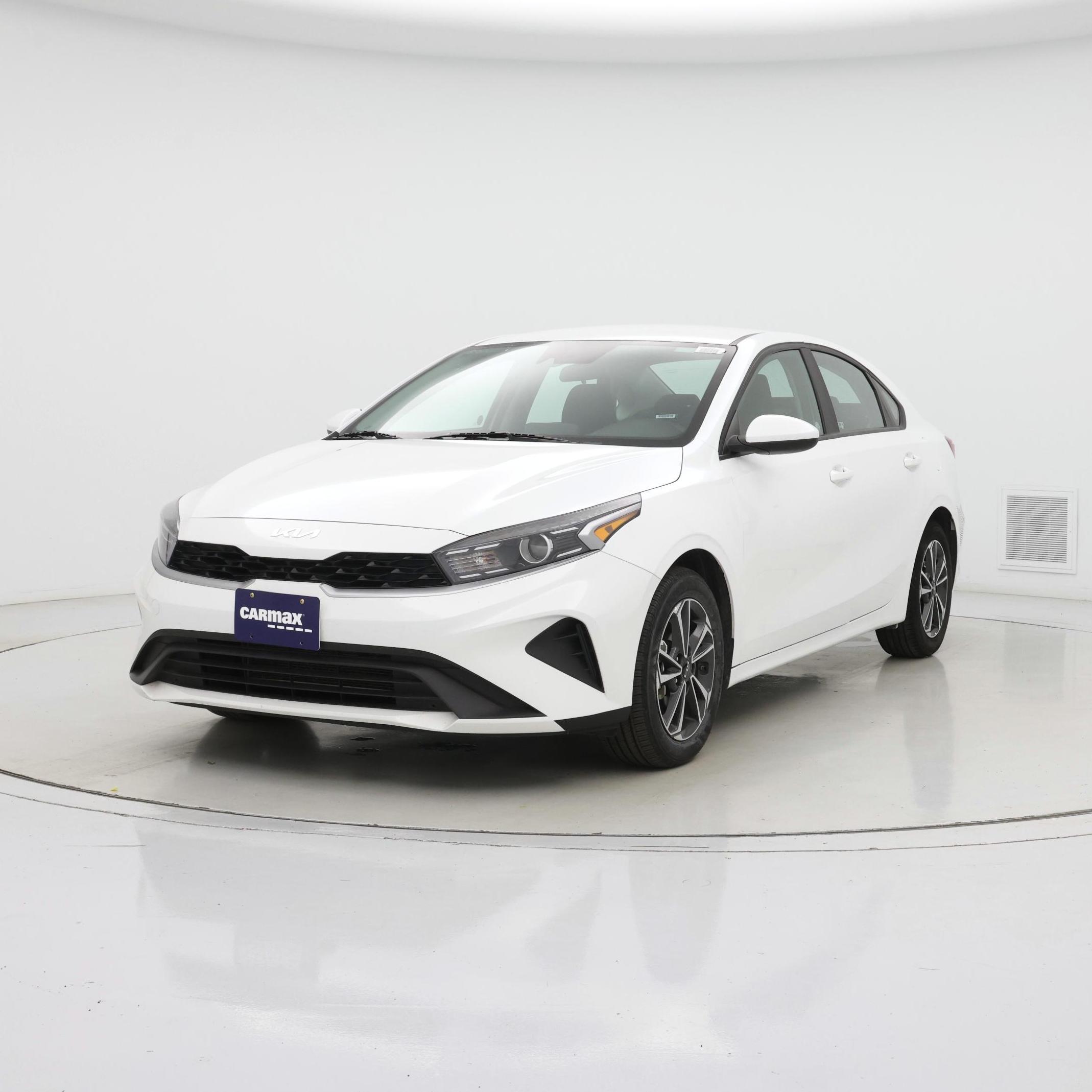 Thumbnail: 2024 Kia Forte - 4