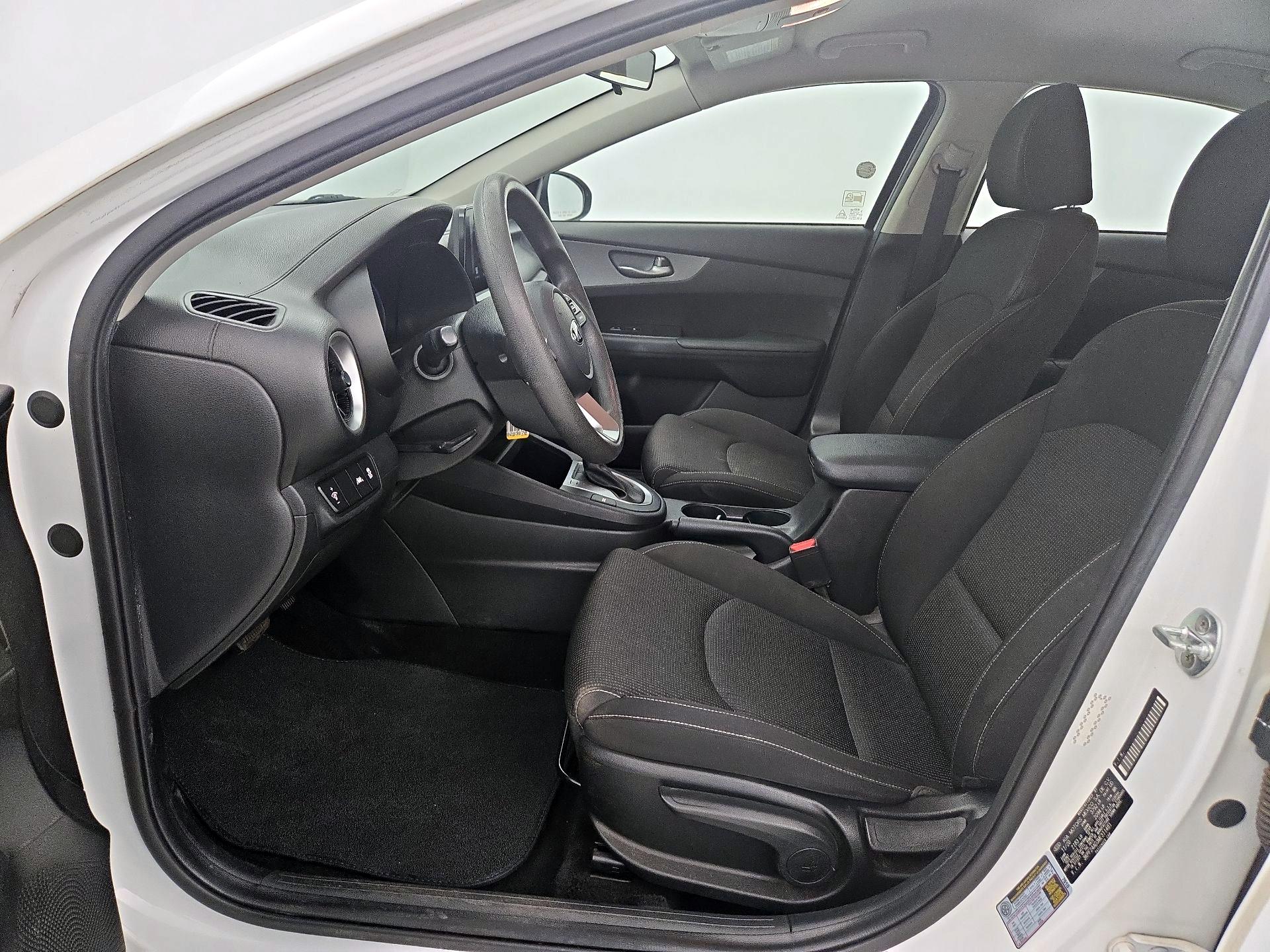 Thumbnail: 2021 Kia Forte - 11