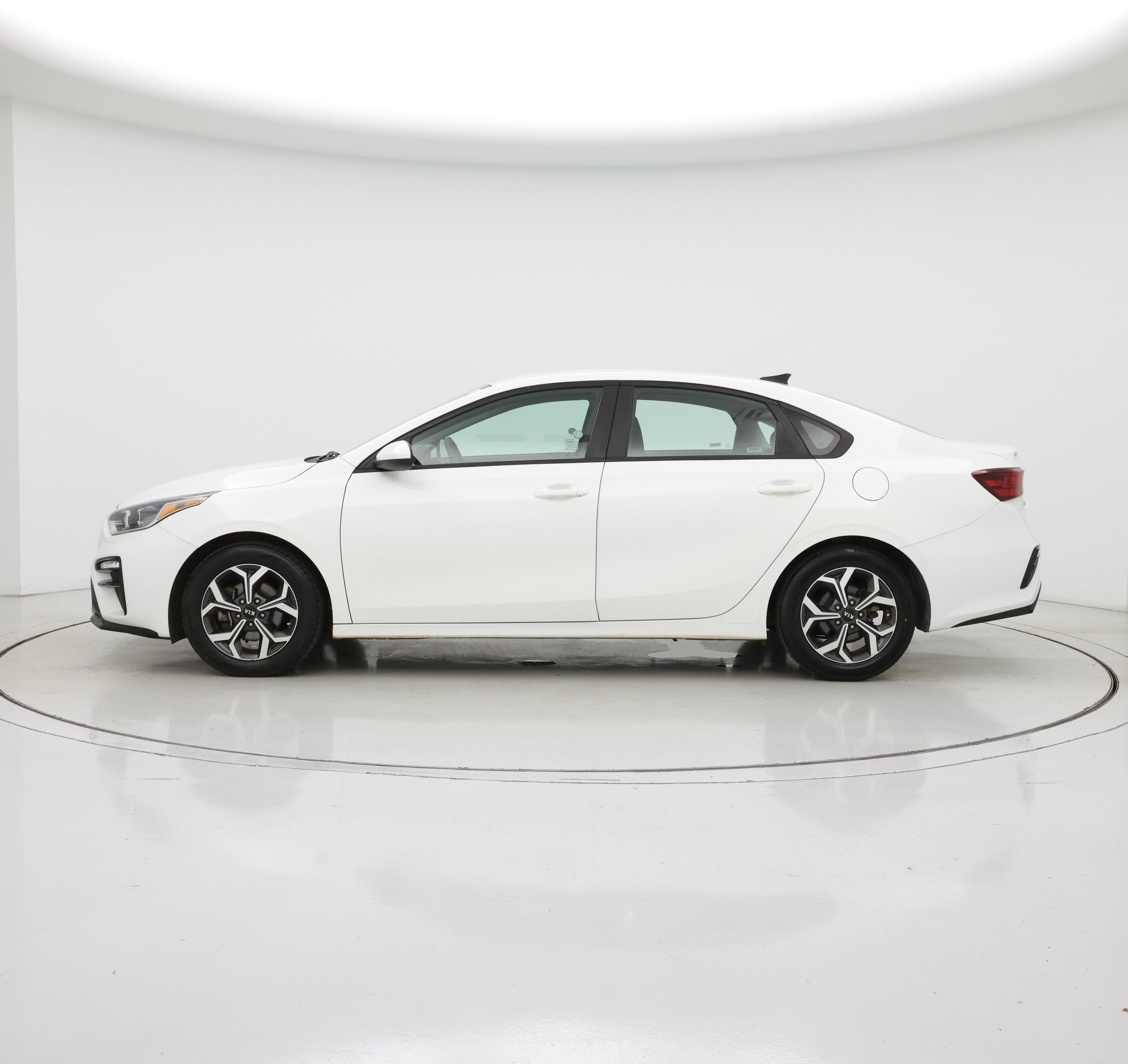 Thumbnail: 2021 Kia Forte - 3