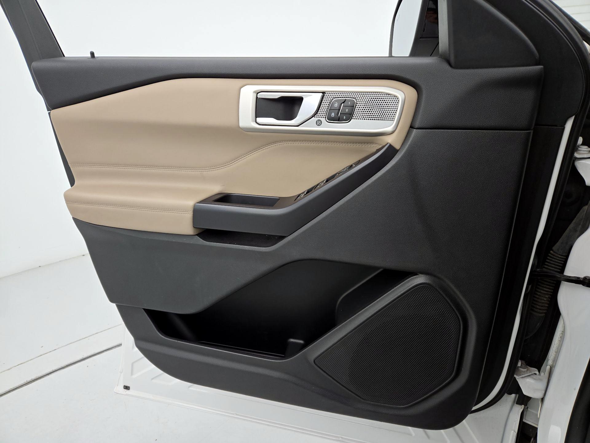 Thumbnail: 2020 Ford Explorer - 12