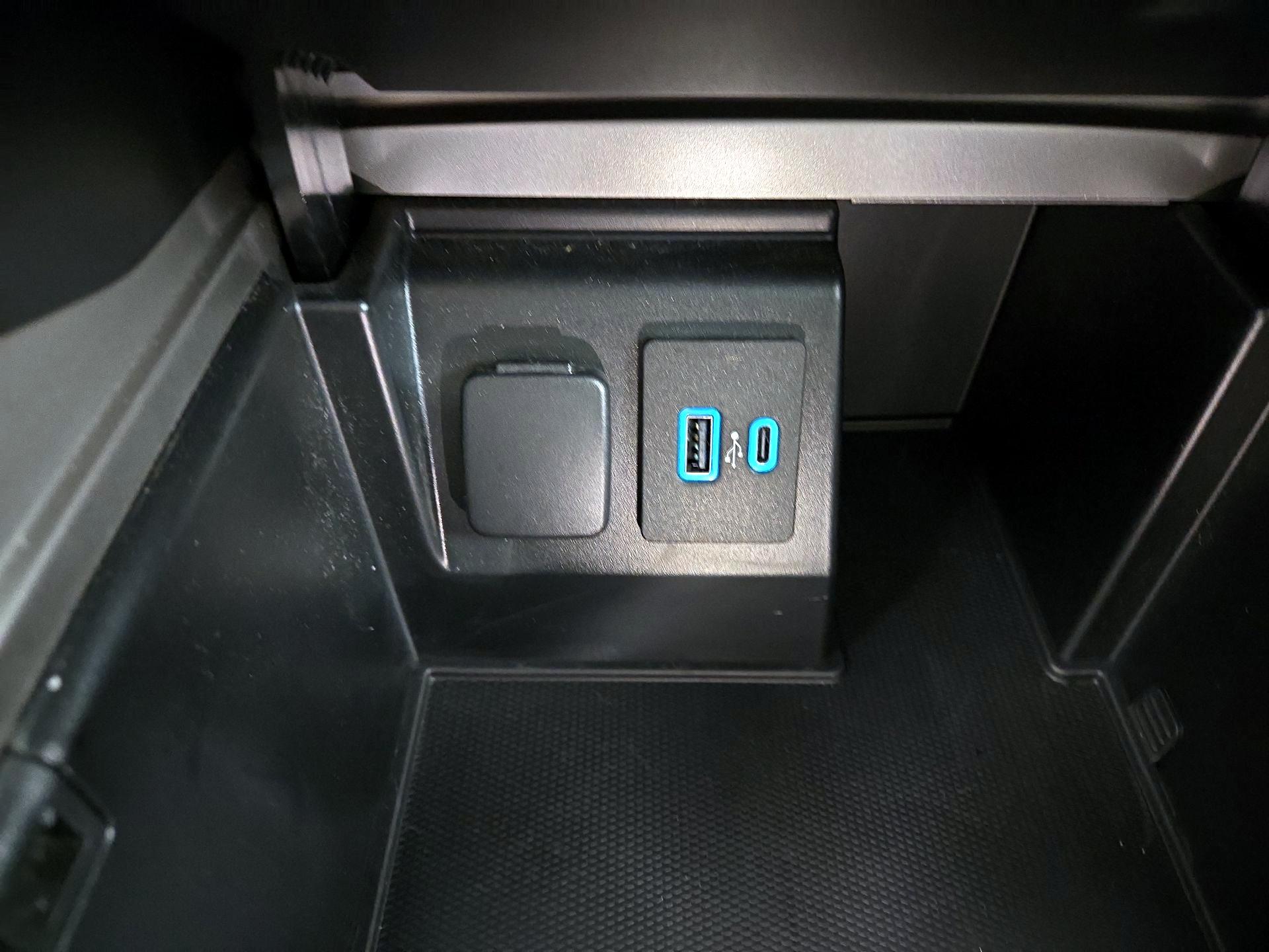 Thumbnail: 2020 Ford Explorer - 19