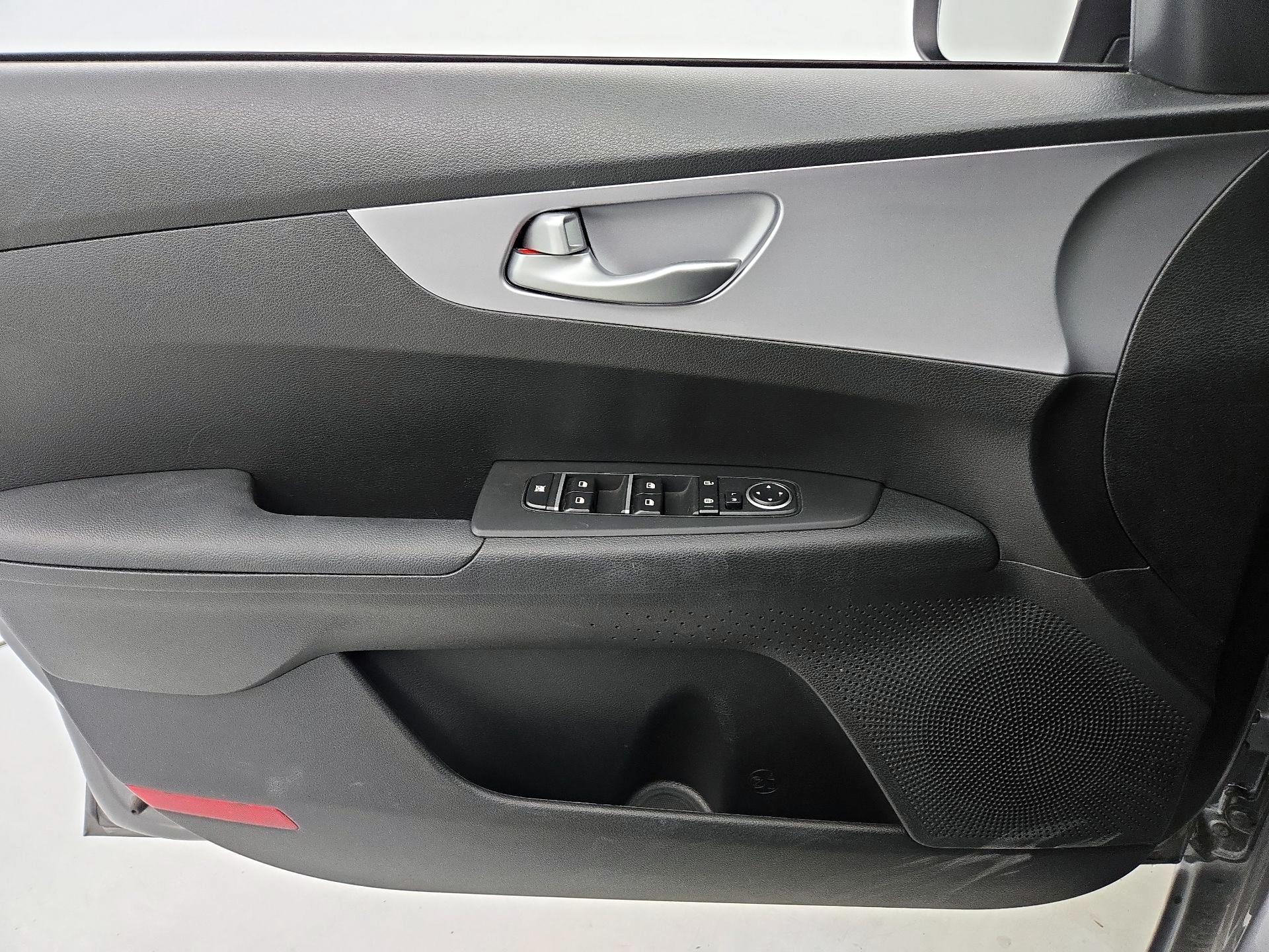 Thumbnail: 2024 Kia Forte - 12