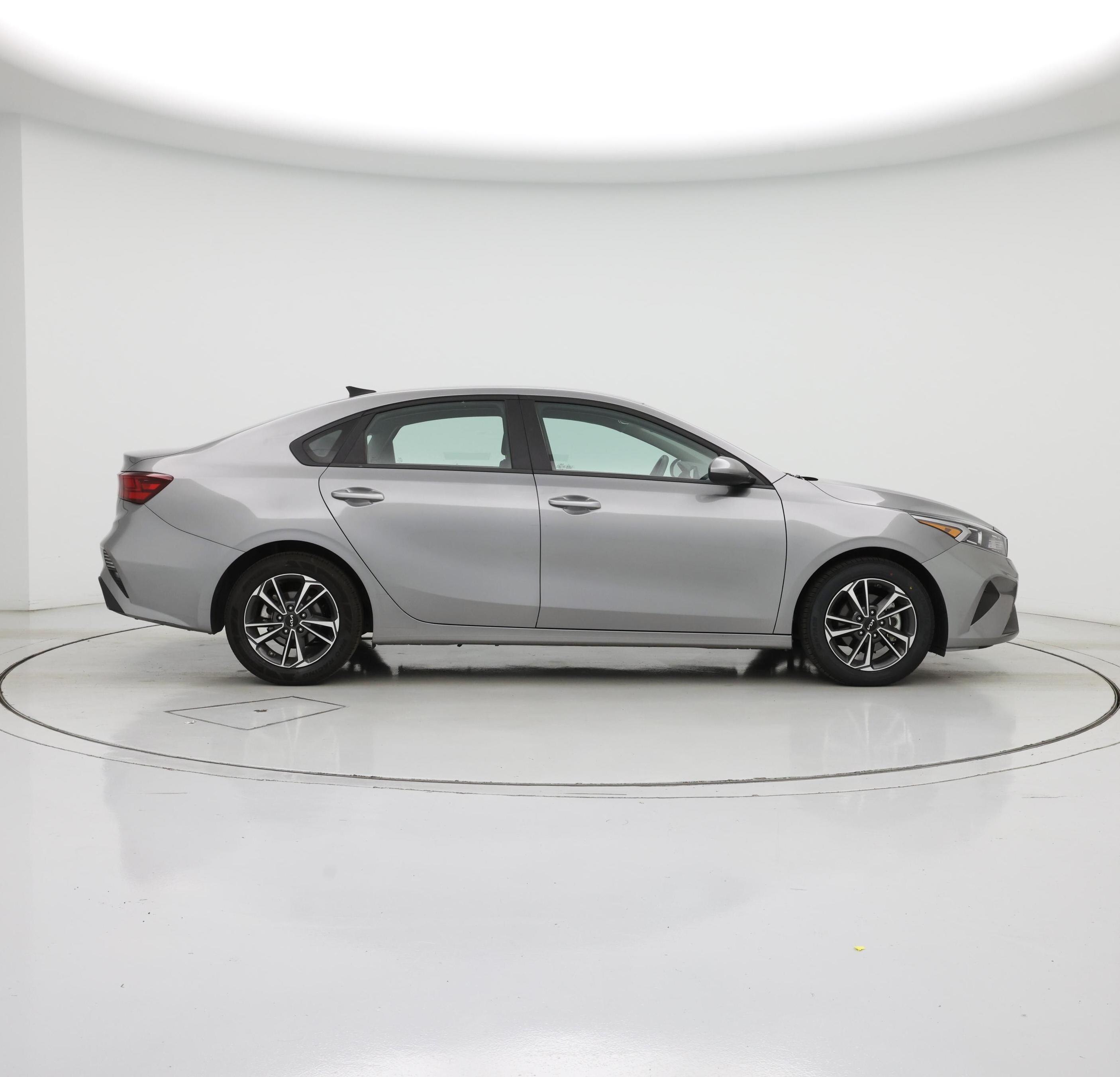 Thumbnail: 2024 Kia Forte - 7