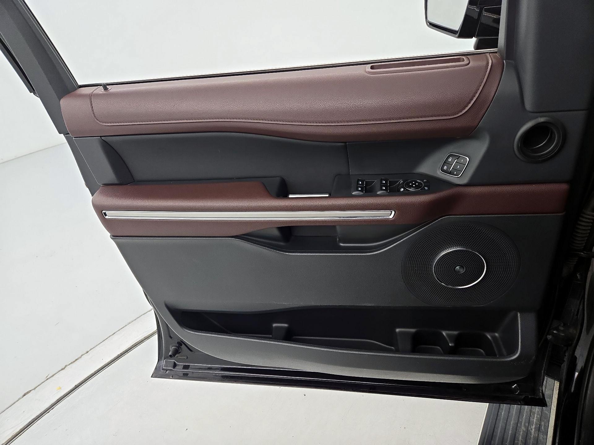 Thumbnail: 2023 Ford Expedition - 12