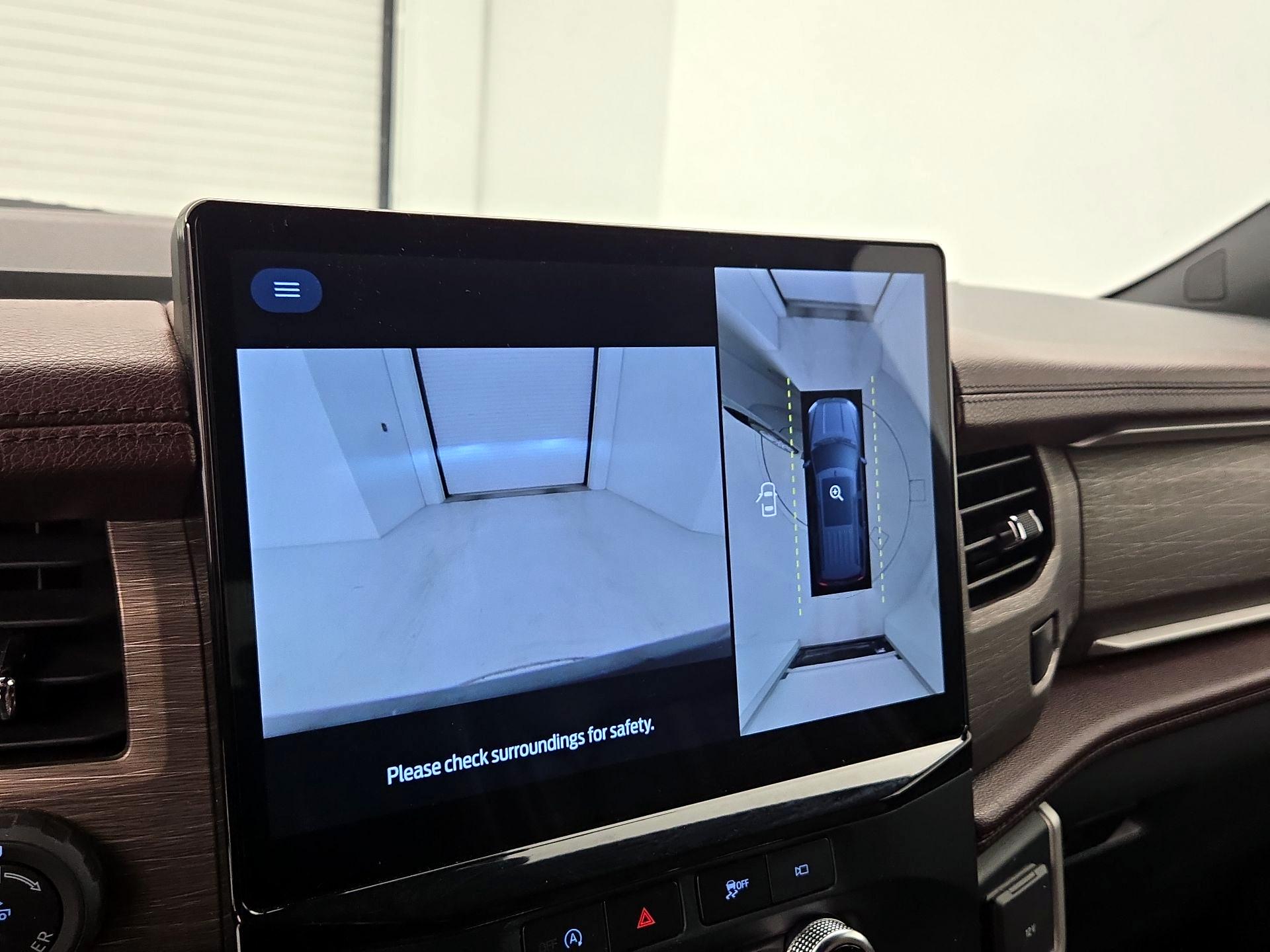 Thumbnail: 2023 Ford Expedition - 15