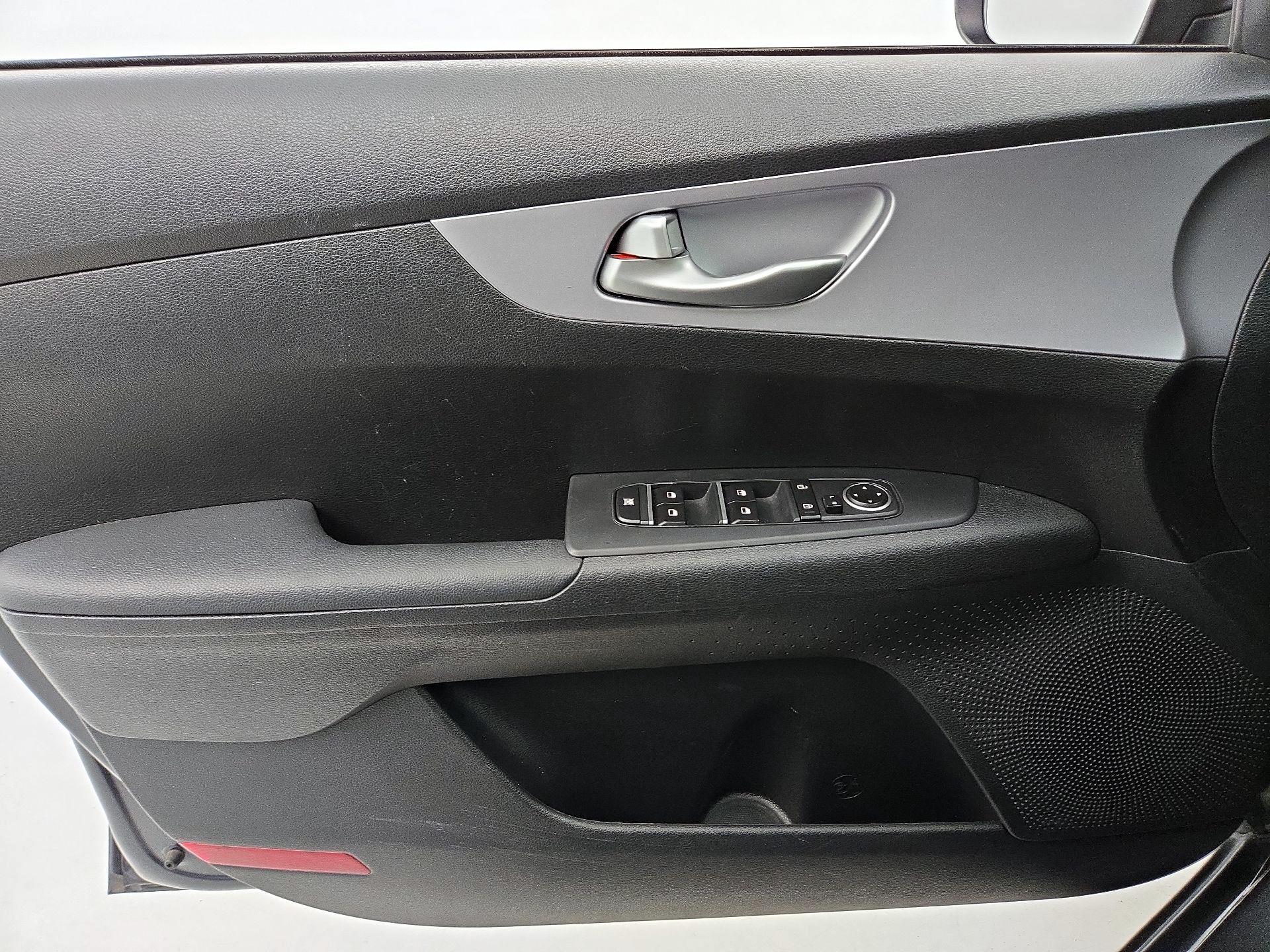 Thumbnail: 2024 Kia Forte - 12