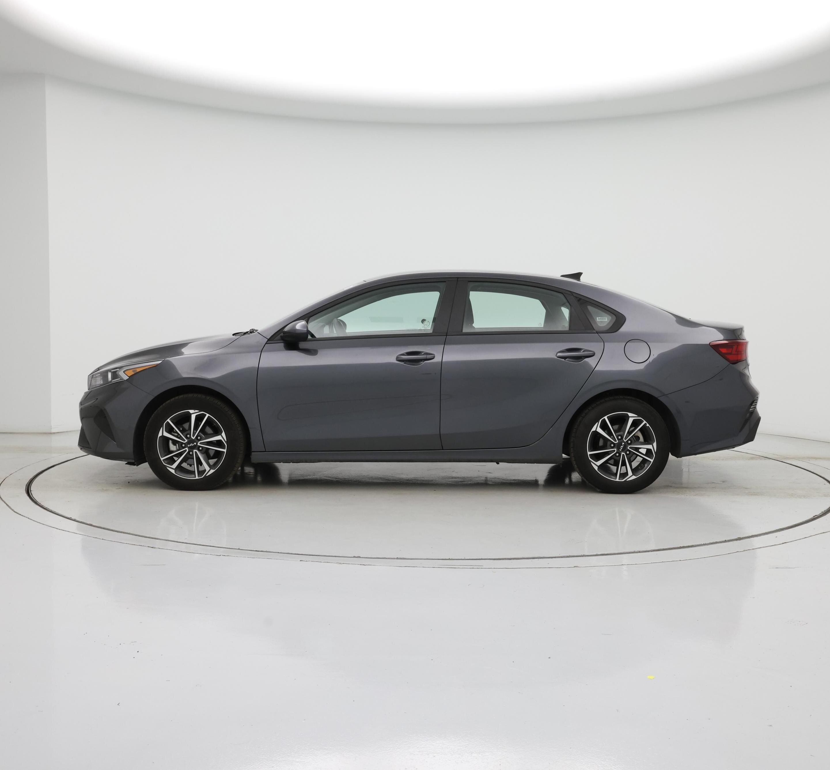 Thumbnail: 2024 Kia Forte - 3