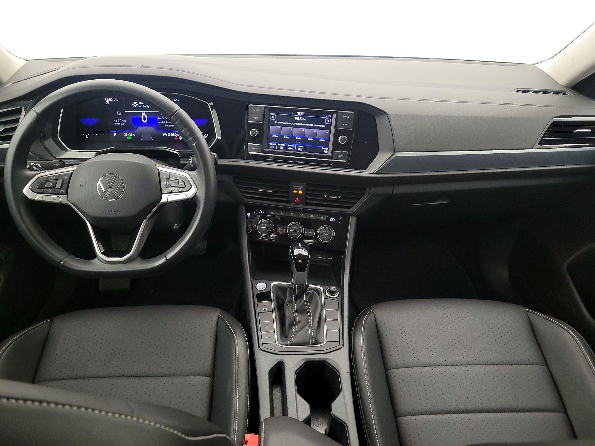 Thumbnail: 2024 Volkswagen Jetta - 9