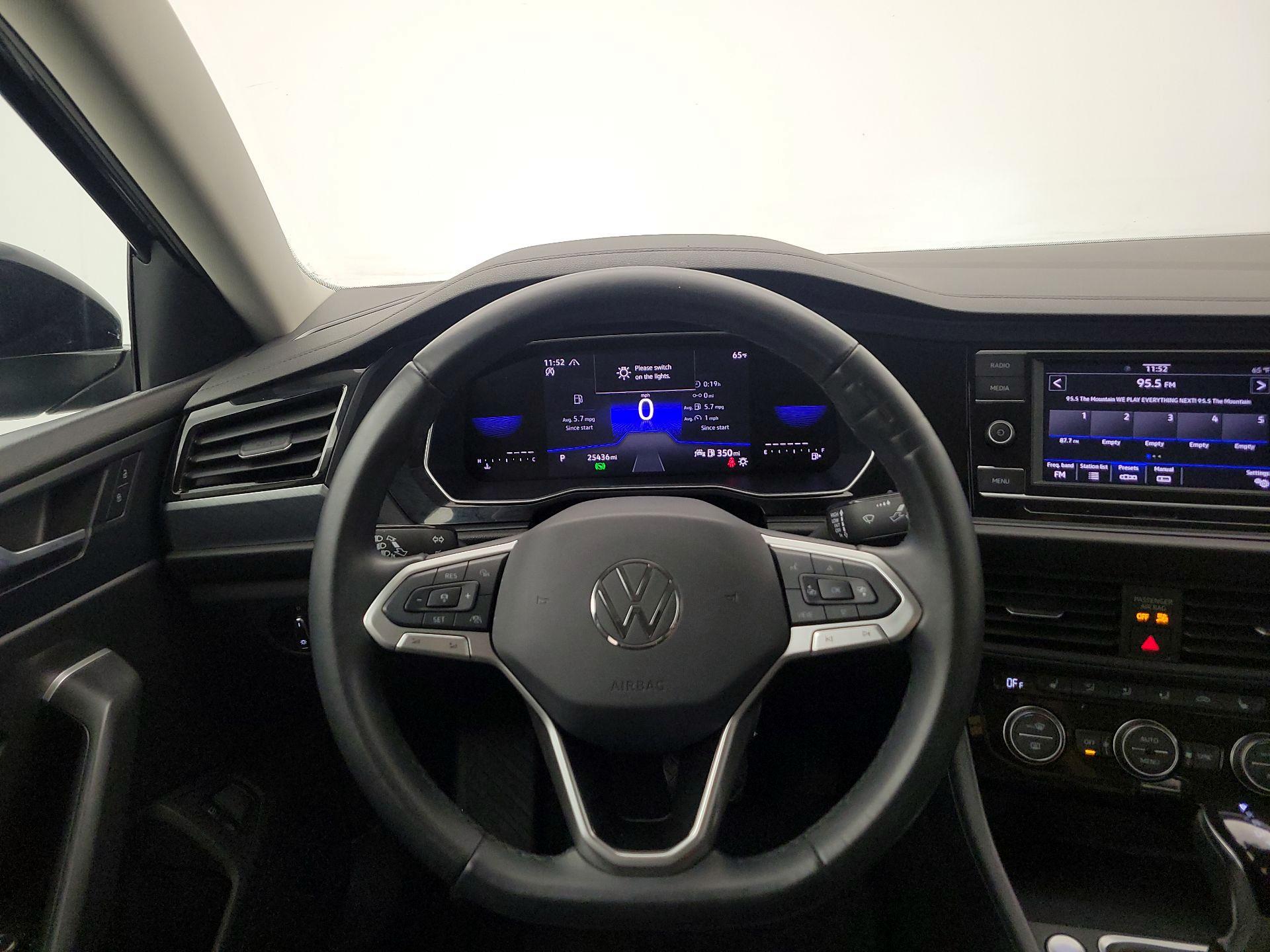 Thumbnail: 2024 Volkswagen Jetta - 10