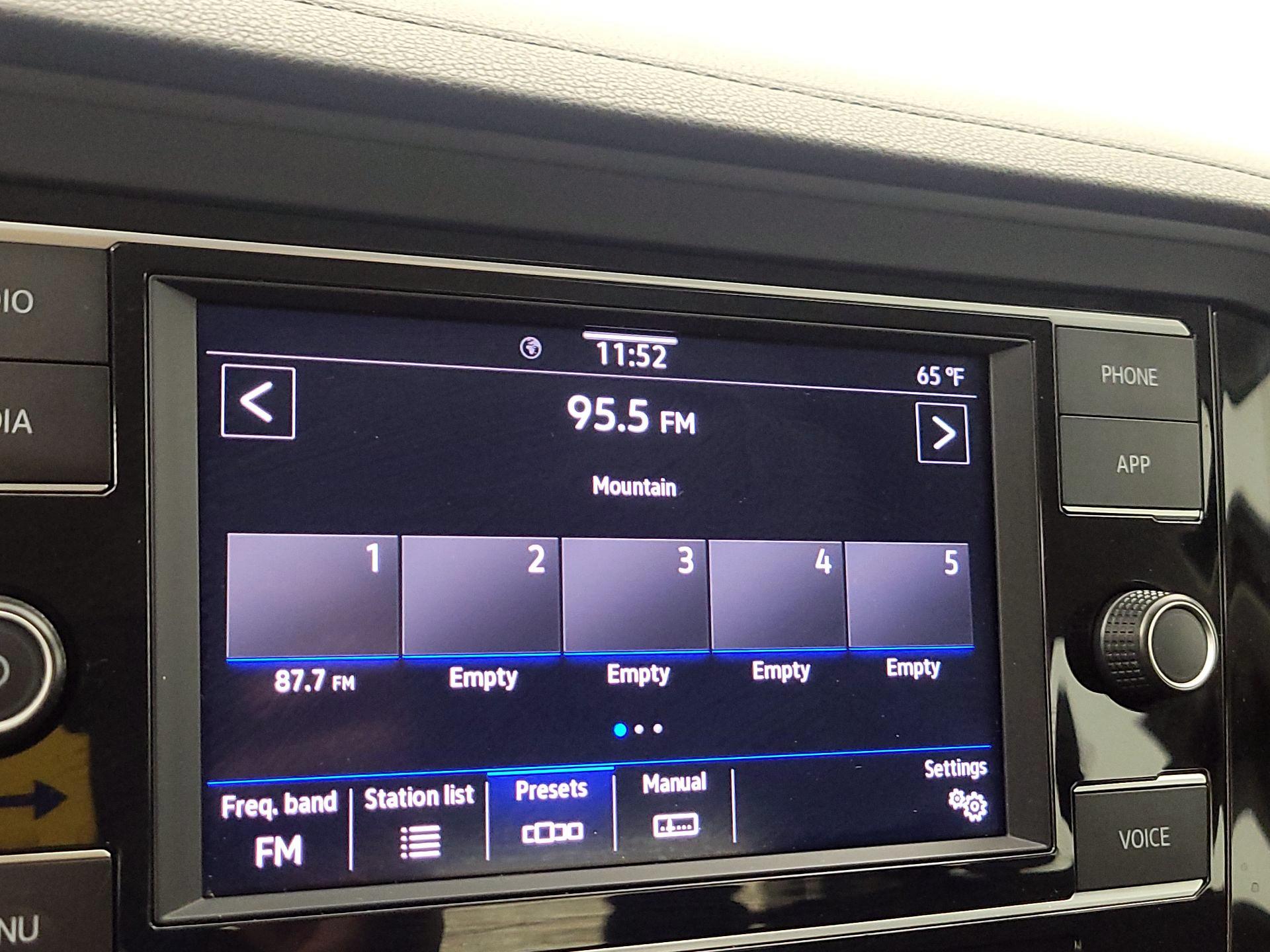 Thumbnail: 2024 Volkswagen Jetta - 15