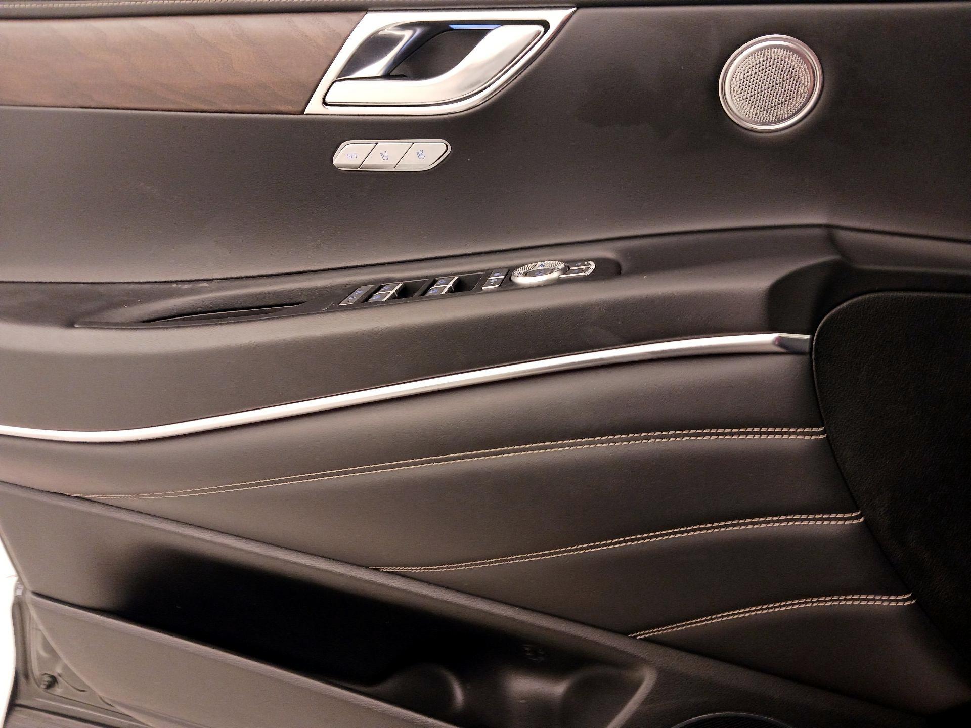 Thumbnail: 2024 Genesis GV80 - 12