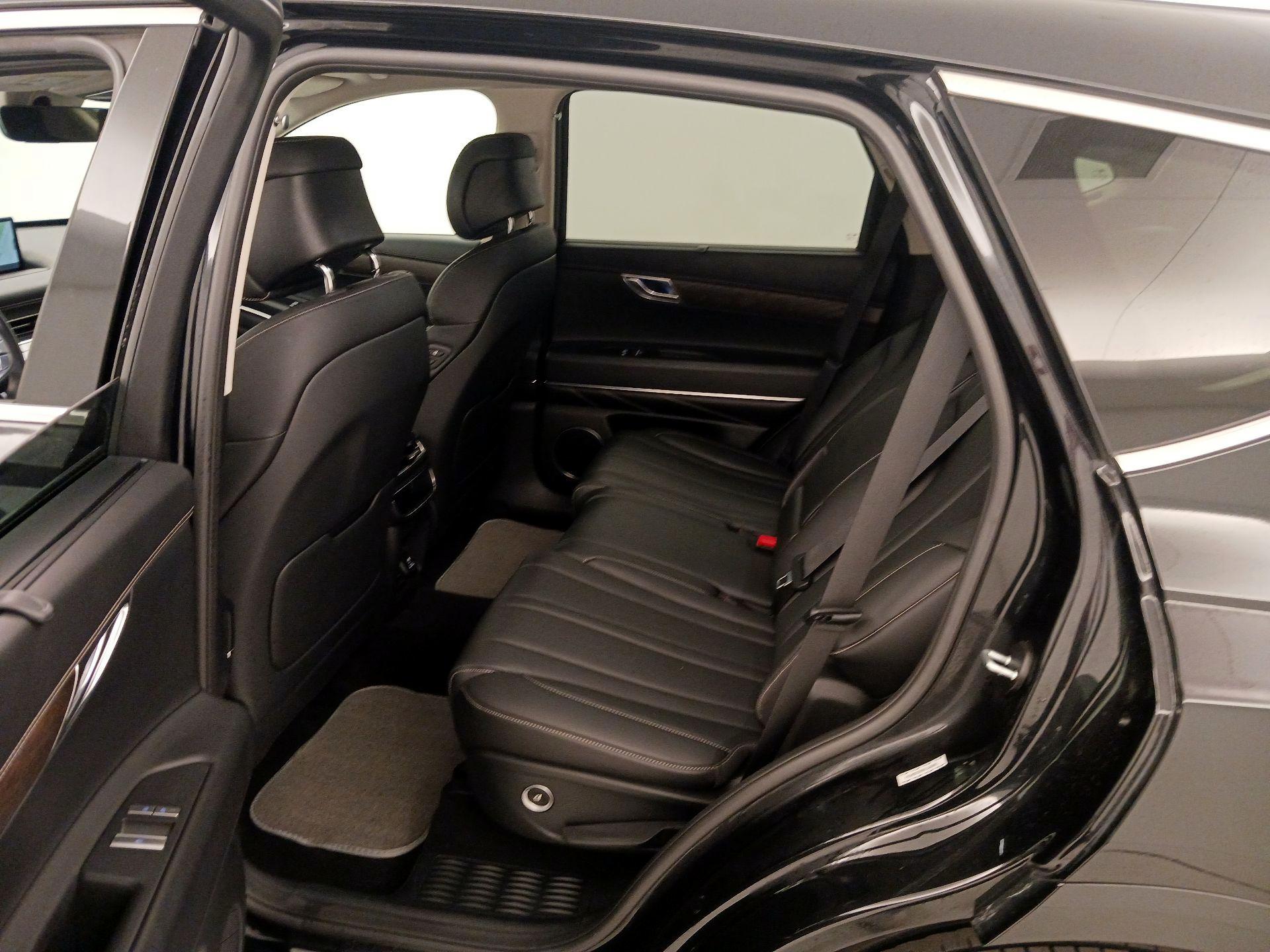 Thumbnail: 2024 Genesis GV80 - 20