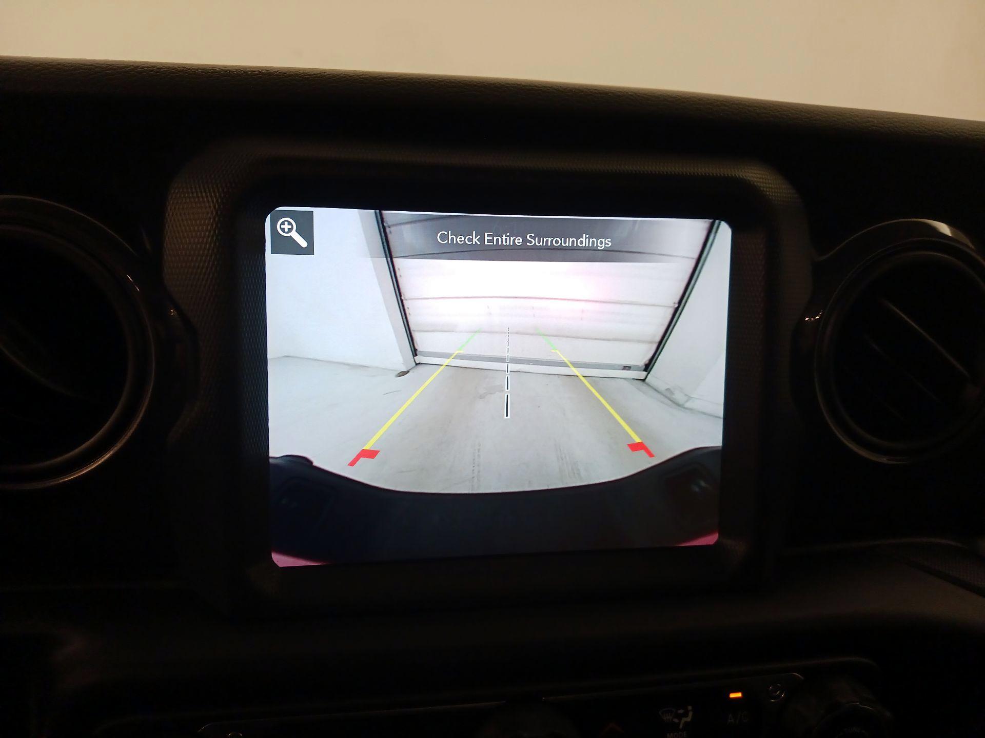 Thumbnail: 2022 Jeep Gladiator - 15