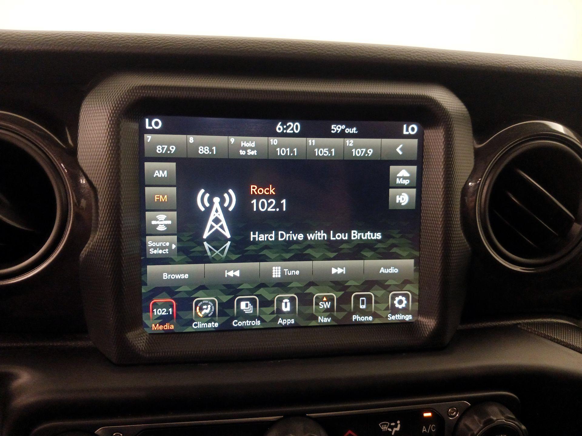 Thumbnail: 2022 Jeep Gladiator - 16