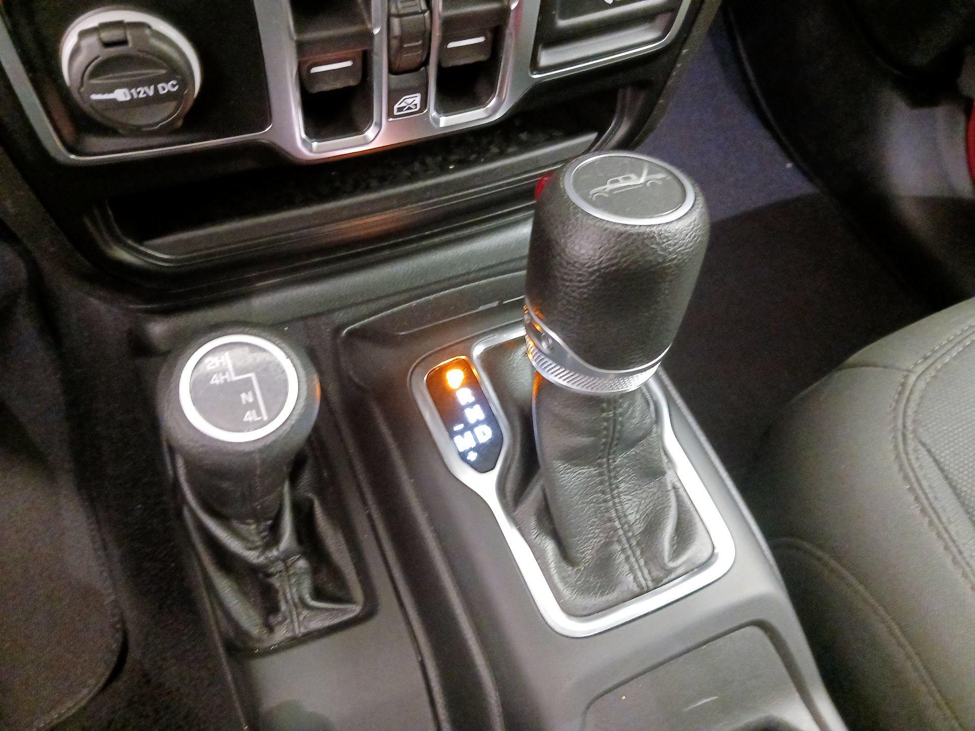 Thumbnail: 2022 Jeep Gladiator - 18