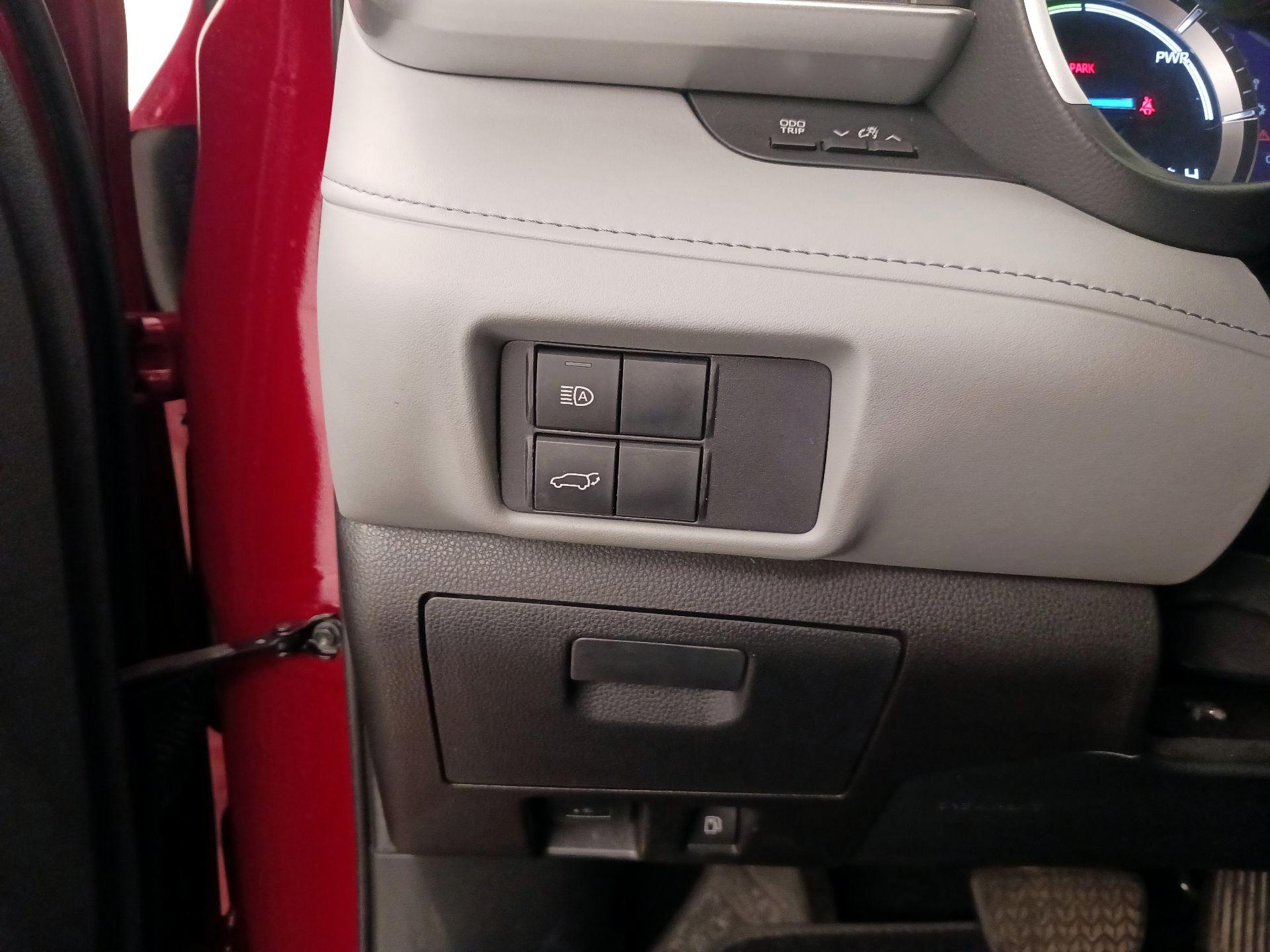 Thumbnail: 2020 Toyota Highlander - 13