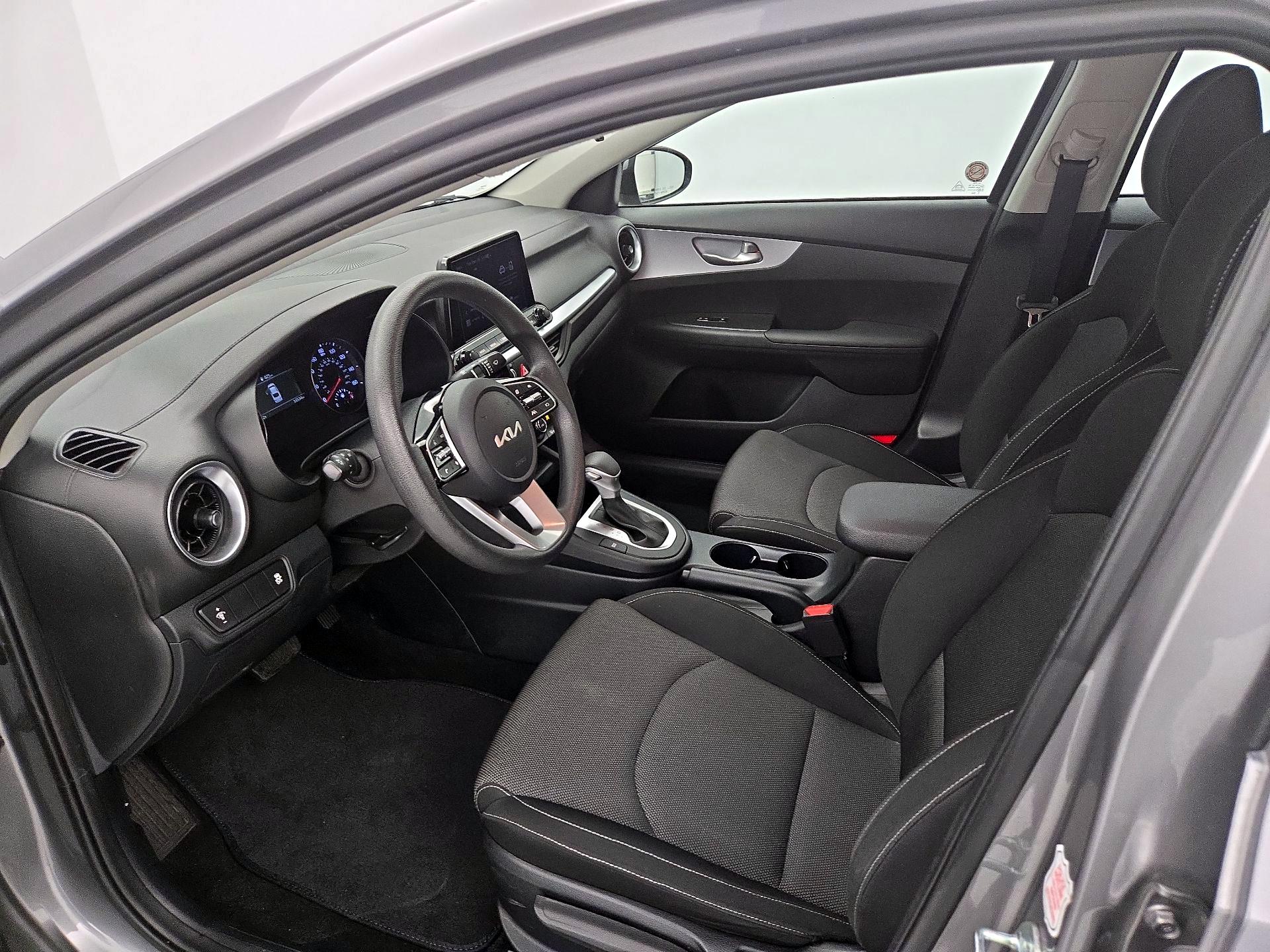 Thumbnail: 2024 Kia Forte - 11