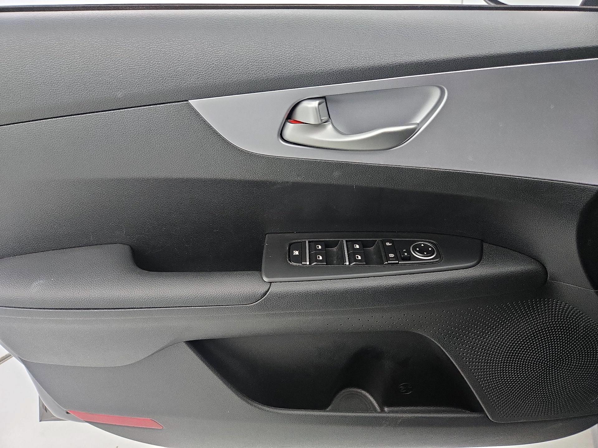 Thumbnail: 2024 Kia Forte - 12