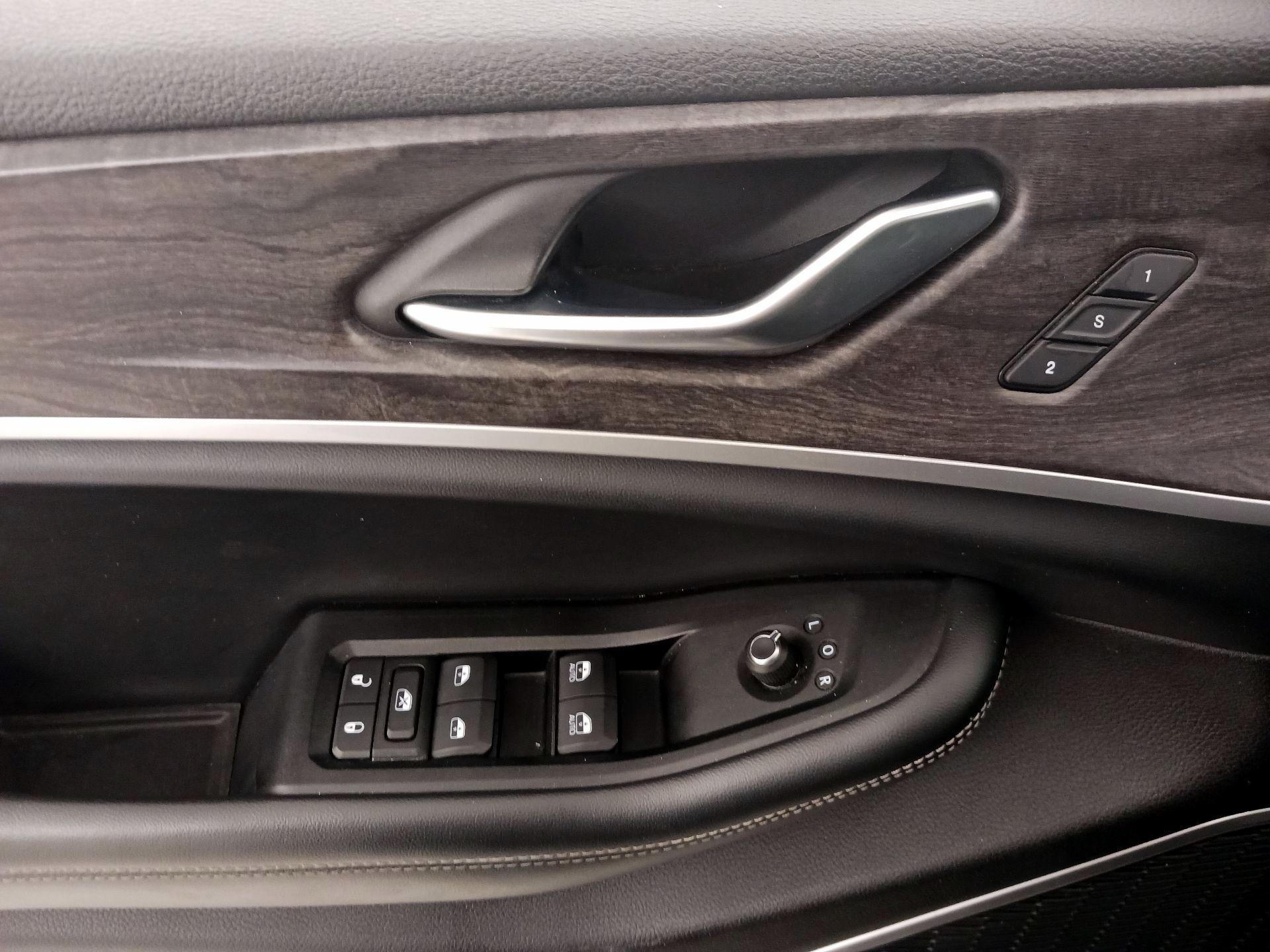 Thumbnail: 2022 Jeep Grand Cherokee - 12