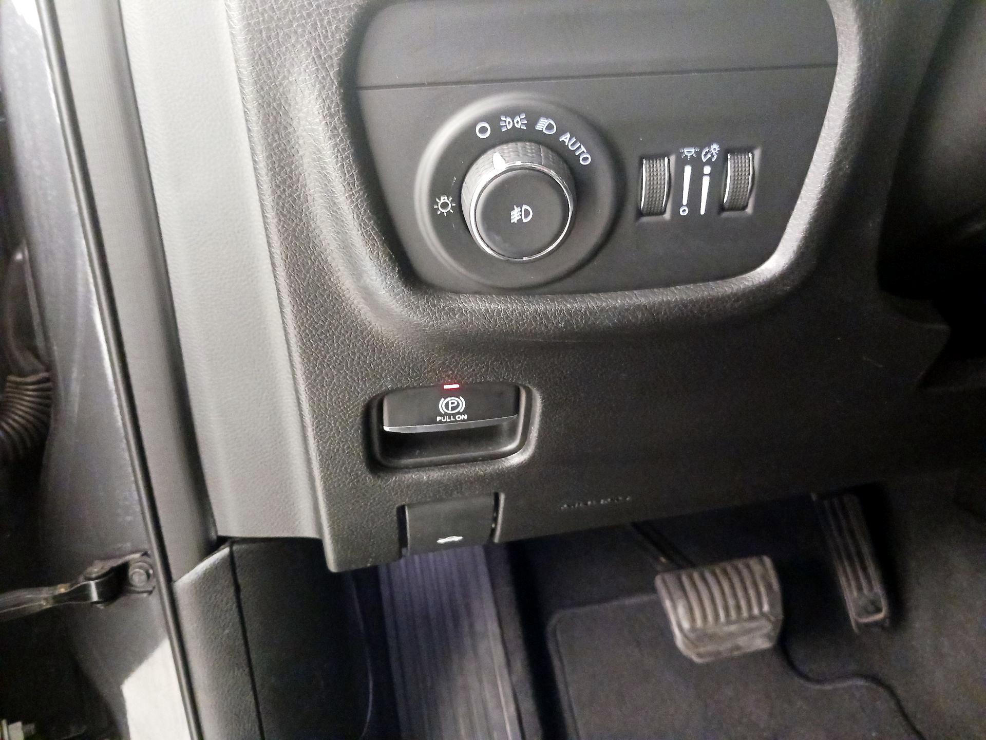 Thumbnail: 2022 Jeep Grand Cherokee - 13