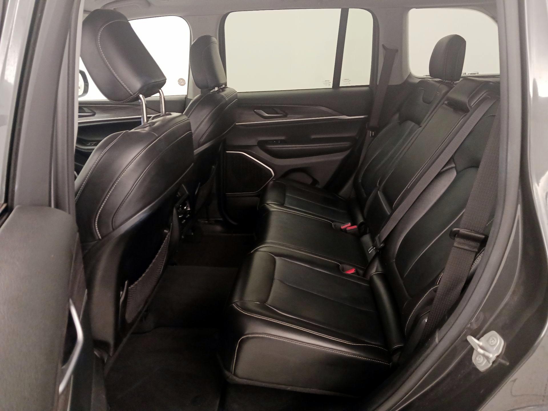 Thumbnail: 2022 Jeep Grand Cherokee - 19